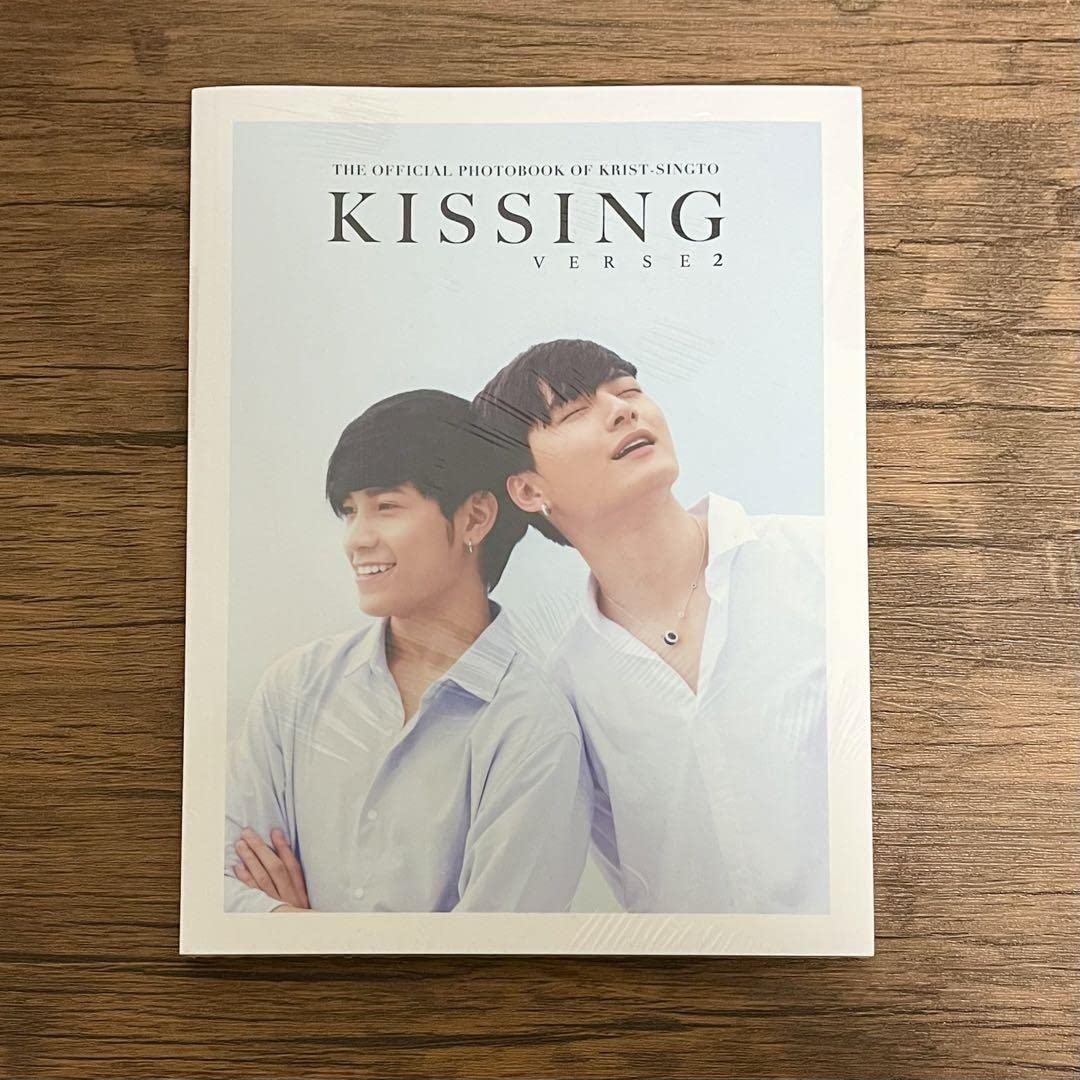 Amazon.co.jp: KristSingto 公式写真集 KISSING 1&2 : おもちゃ