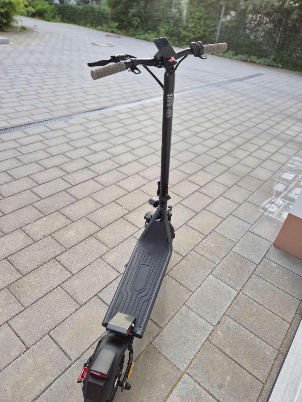 Trottinette Électrique Adulte 500W, 25 km/h, autonomie 45 km, 48V, 12Ah 10" Pneus