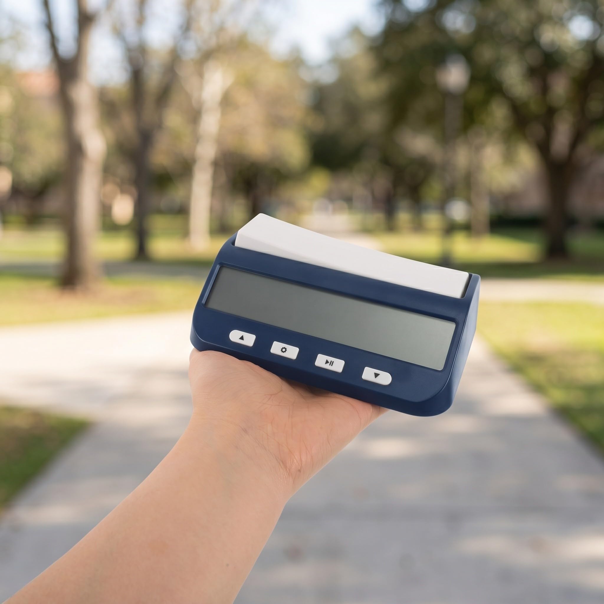 Tragbare Schachuhr aus Leichtem Abs mit Alarmfunktion und Austauschbarem Batteriefach für Turniere und Schachliebhaber im Park
