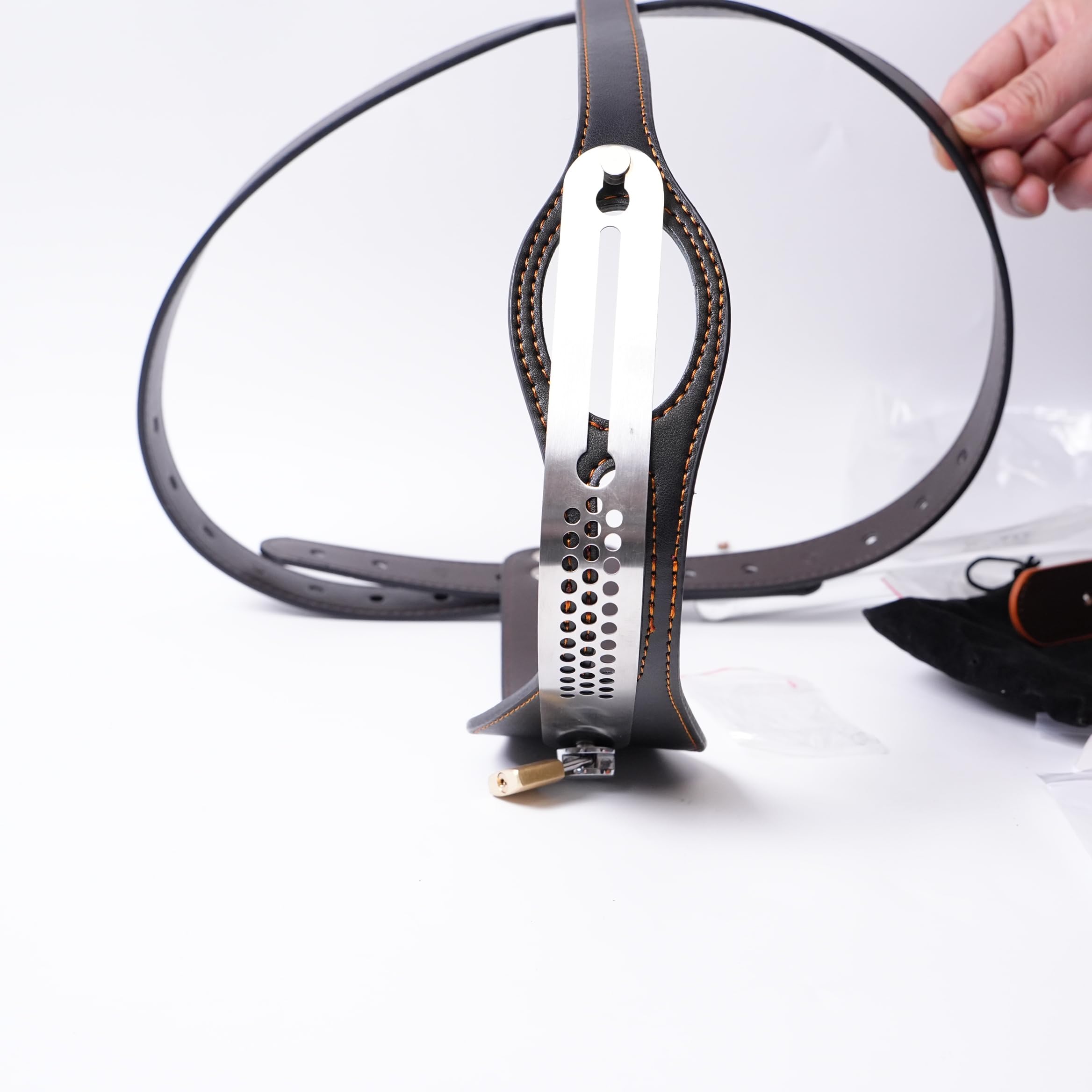 Noir Ceinture de chasteté pour femmes en PU-cuir avec Plug anal C