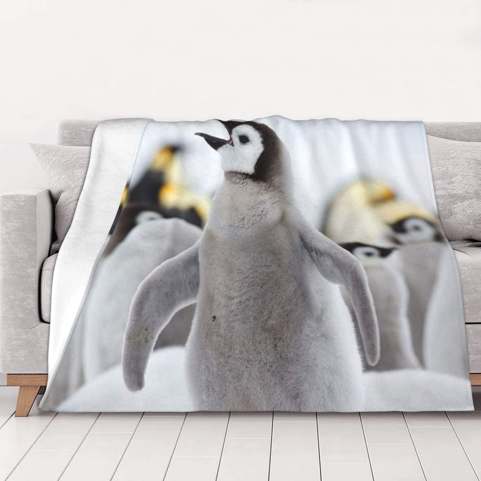 AUBKFELD Cute Penguin Animal Pattern Printed Flannel Blanket 102x76 CM, Soft & Warm Throw Blanket for Sofa/Couch/Bed/Car, Gifts for Audlts Women Men
