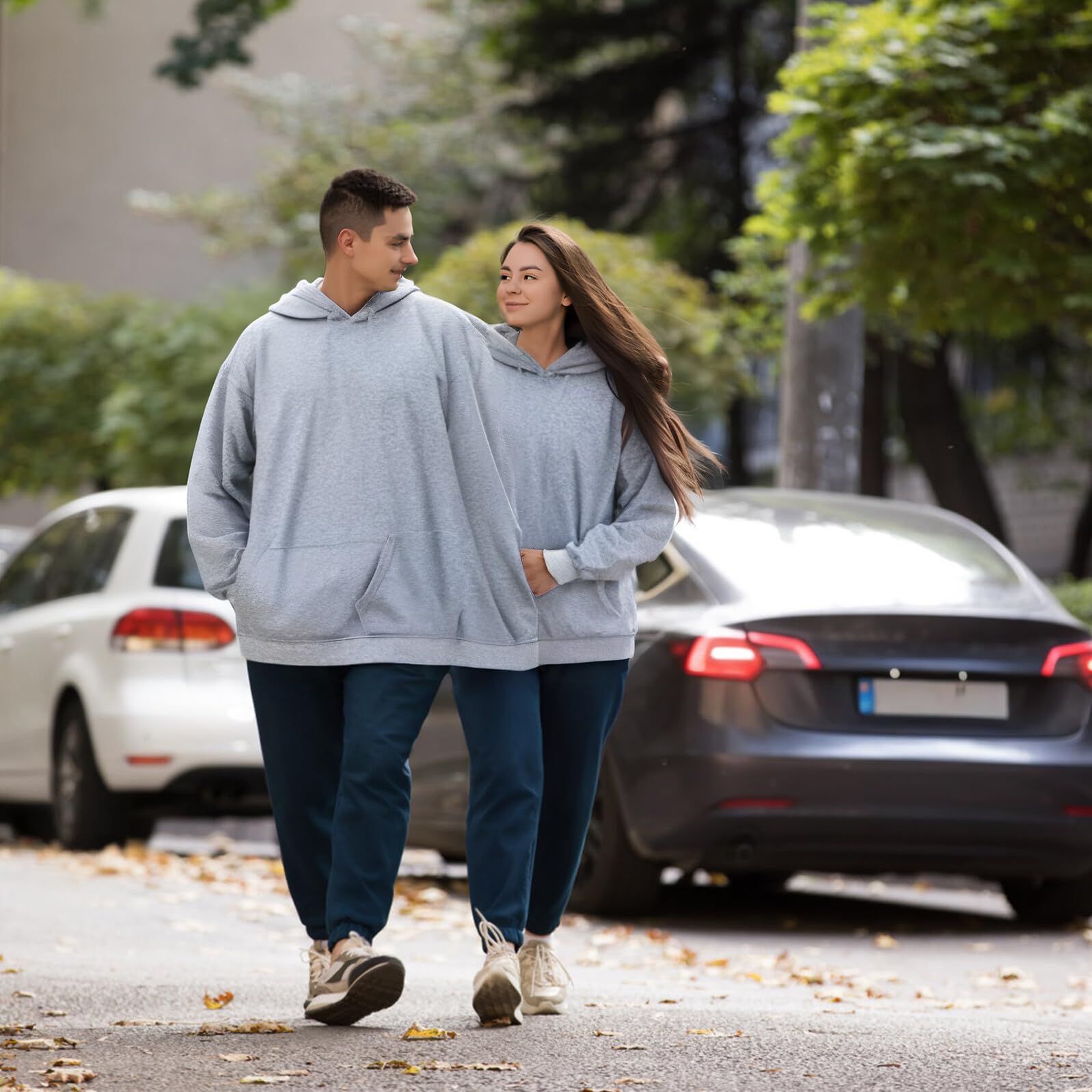 Felpa con Cappuccio Oversize in Poliestere, Traspirante e Resistente, per Serate rilassate in casa e Feste a Tema