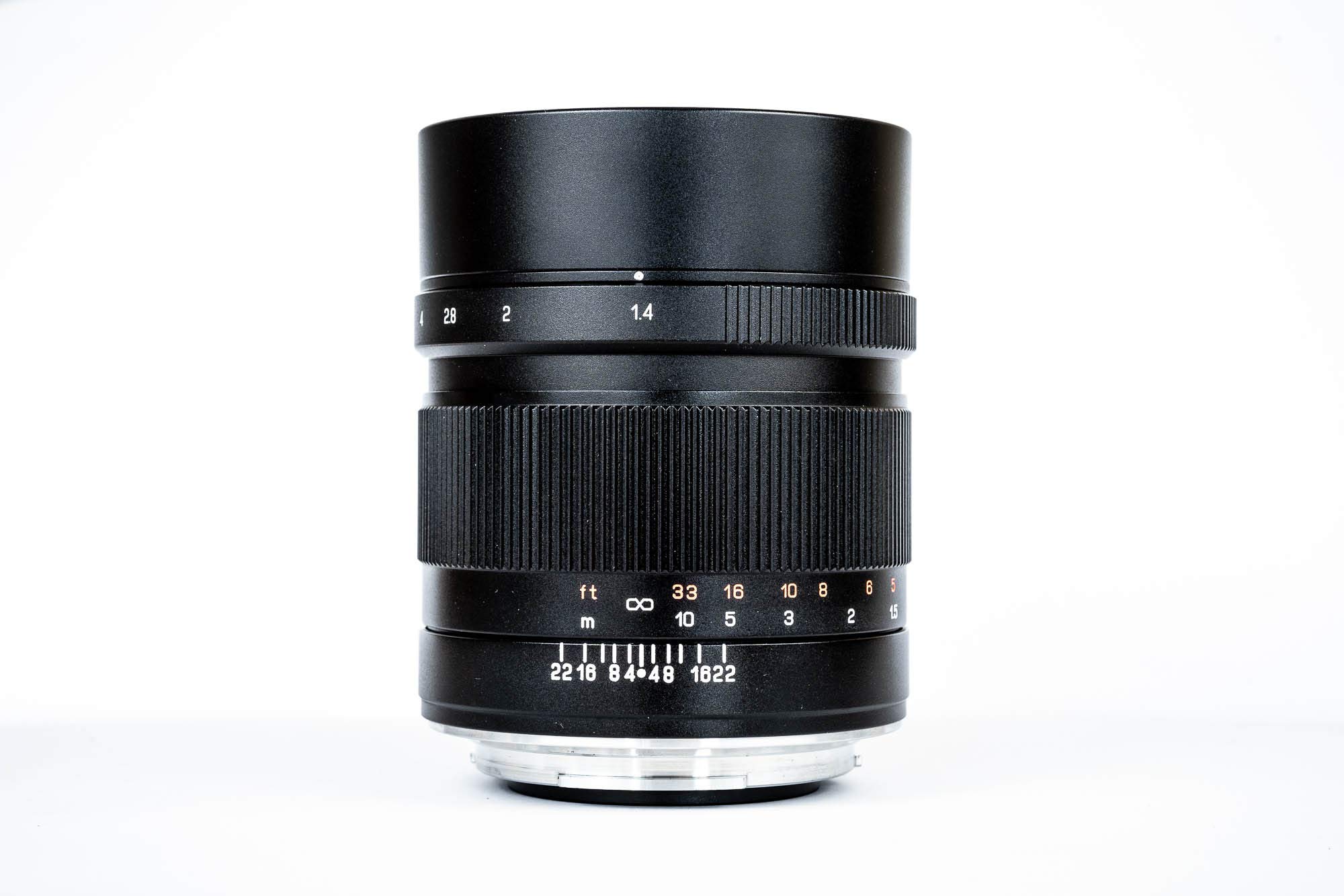 Zhongyi Speedmaster 65mm f/1.4 レンズ Amazon.co.jp: Zhong YI Optics Mitakon Zhongyi Speedmaster 65mm f