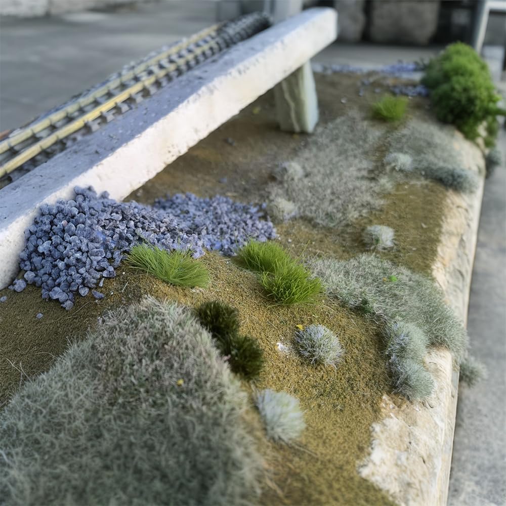 32 Pieces Clumps of Grass Mini Clumps Model Clump Model Static Grass Kit Grass Static Resin Scenery Template for DIY Decoration of Railway and Train Landscapes - 2
