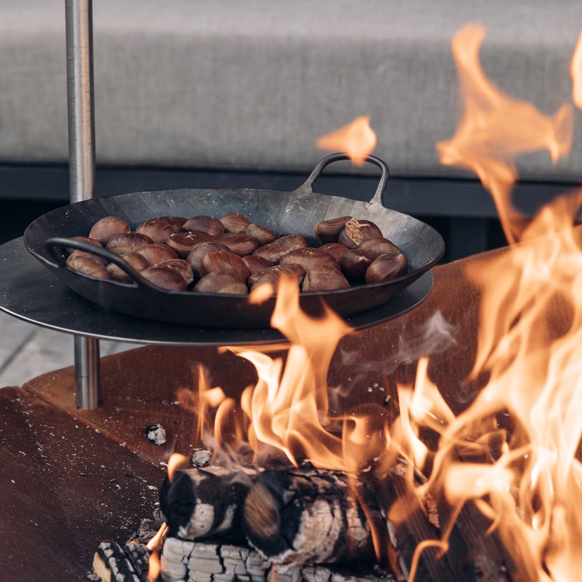 höfats- TRIPLE Tafel en kookplaat in één - in hoogte verstelbaar en draaibaar voor temperatuurregeling - roestvrij staal - Toebehoren voor TRIPLE-brandbluskom