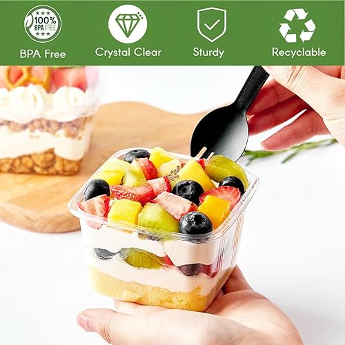 Miniatura 3 de Zezzxu Paquete de 50 tazas de postre de plástico de 8 onzas con tapas y tenedores, tazas cuadradas de parfait con cucharas, recipientes para
