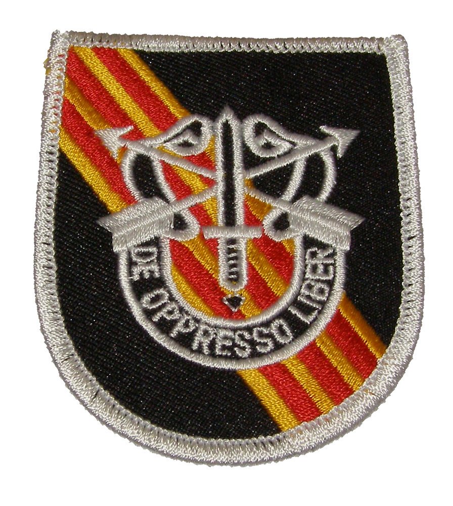 ELDORESO【Béret(Free)】 Amazon.com: Army Special Forces Beret Flash DE OPPRESSO