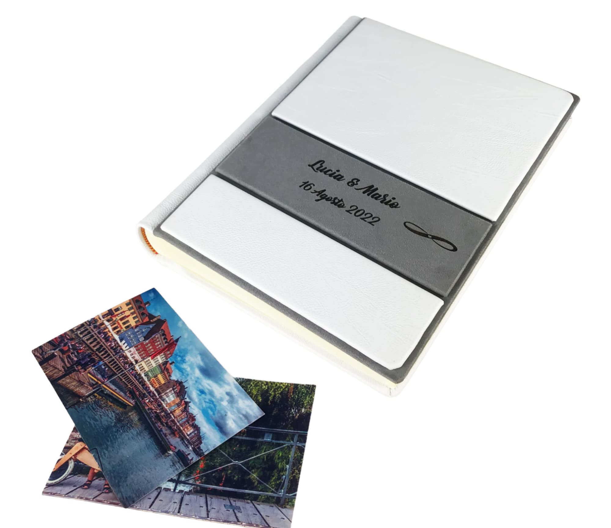 TriVin Art Album Fotografico Artigianale in Alcantara e Similpelle, Personalizzabile con Incisione. Ideale per Qualsiasi Evento. (Bianco/Grigio)