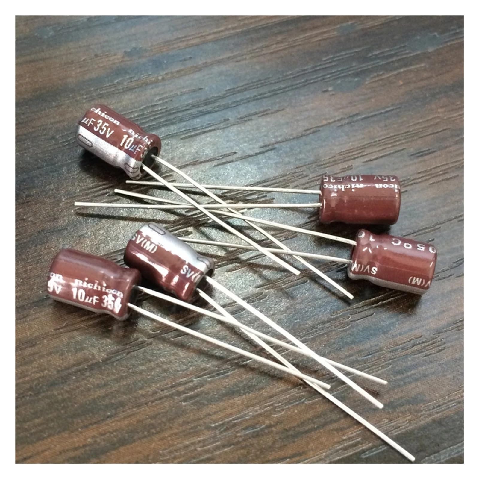 AARTERZZA 50pcs 10uF 35V 5x7mm Long Life 35V10uF Aluminum Electrolytic Capacitor