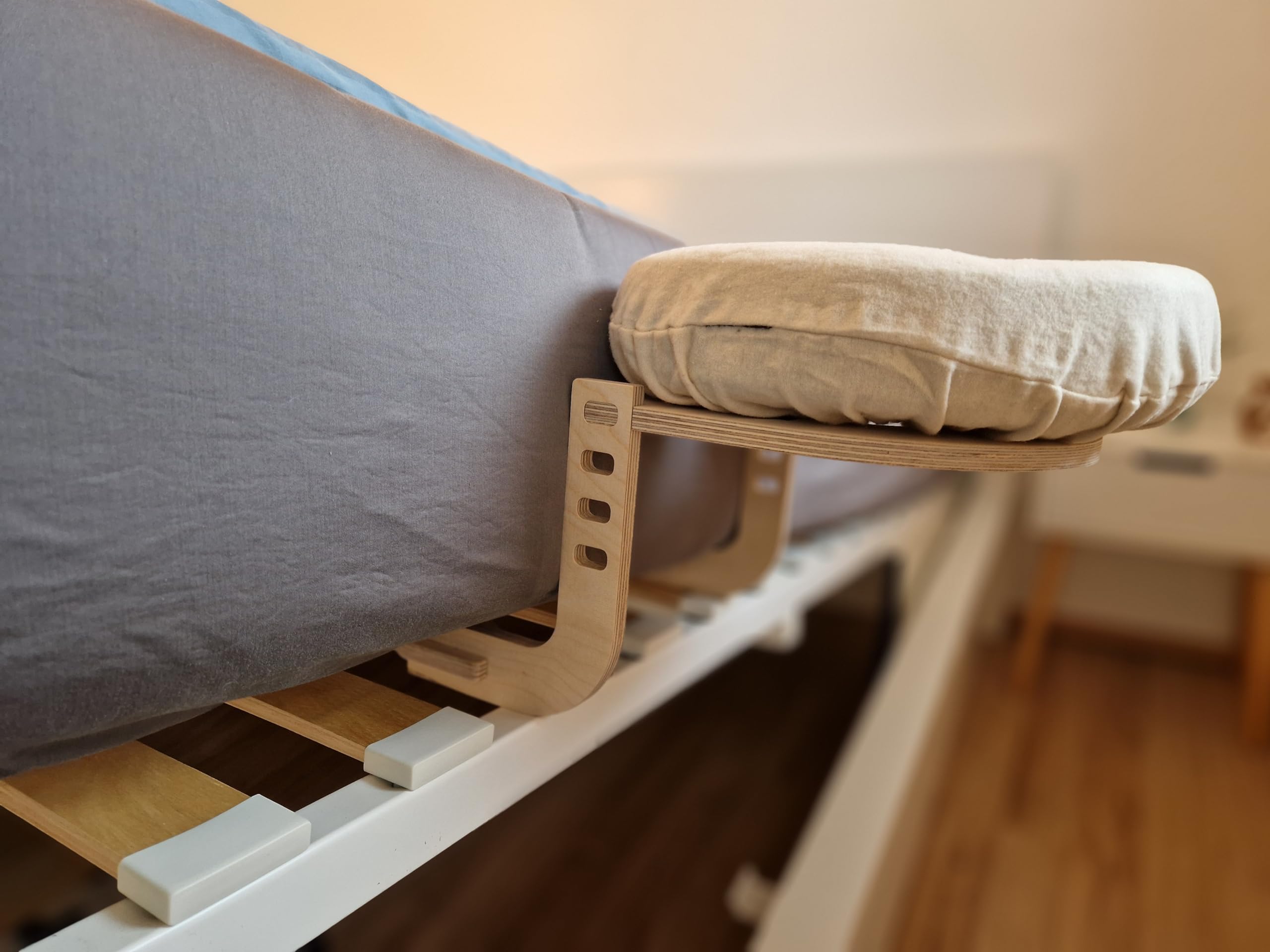 Massage Kopfstütze fürs Bett – Gesichtsauflage für die Heimmassage – Alternative für Massageliege – Passend für alle Betten – Made in Germany