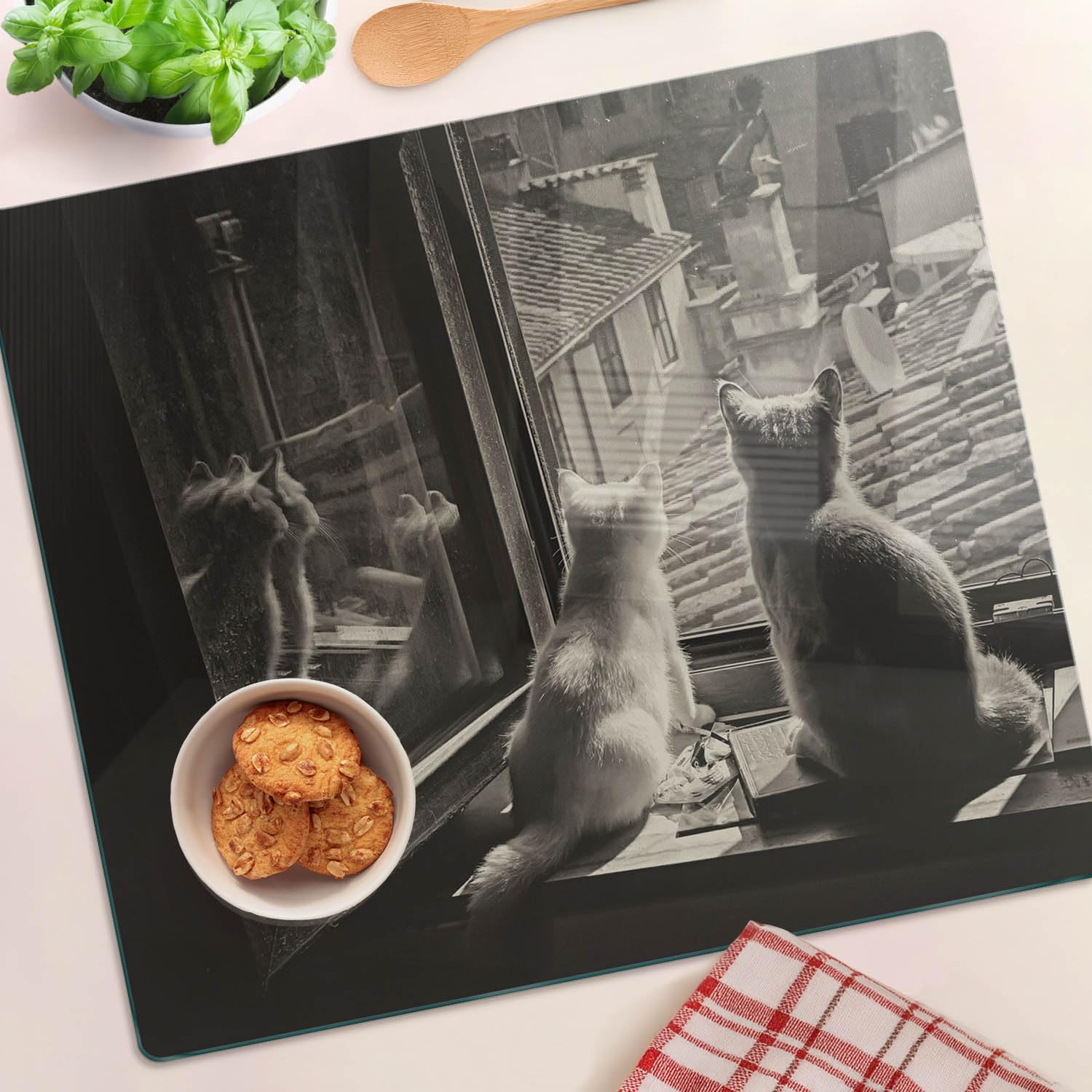 Planche à Découper 60x52 cm Modernité Pieds Antidérapants Contact Alimentaire Symétrique Bords Polis Avec Impression Décoration Résistant à la Chaleur - Chats à la fenêtre