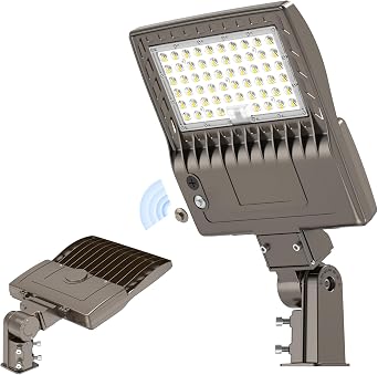 KUKUPPO 200W LED Parking Lot Light, Dusk to Dawn LED Shoebox Flood Pole Light Outdoor Parking Lighting with Slip Fit 30,000LM 5000K IP65 Waterproof 100-277V UL Listed