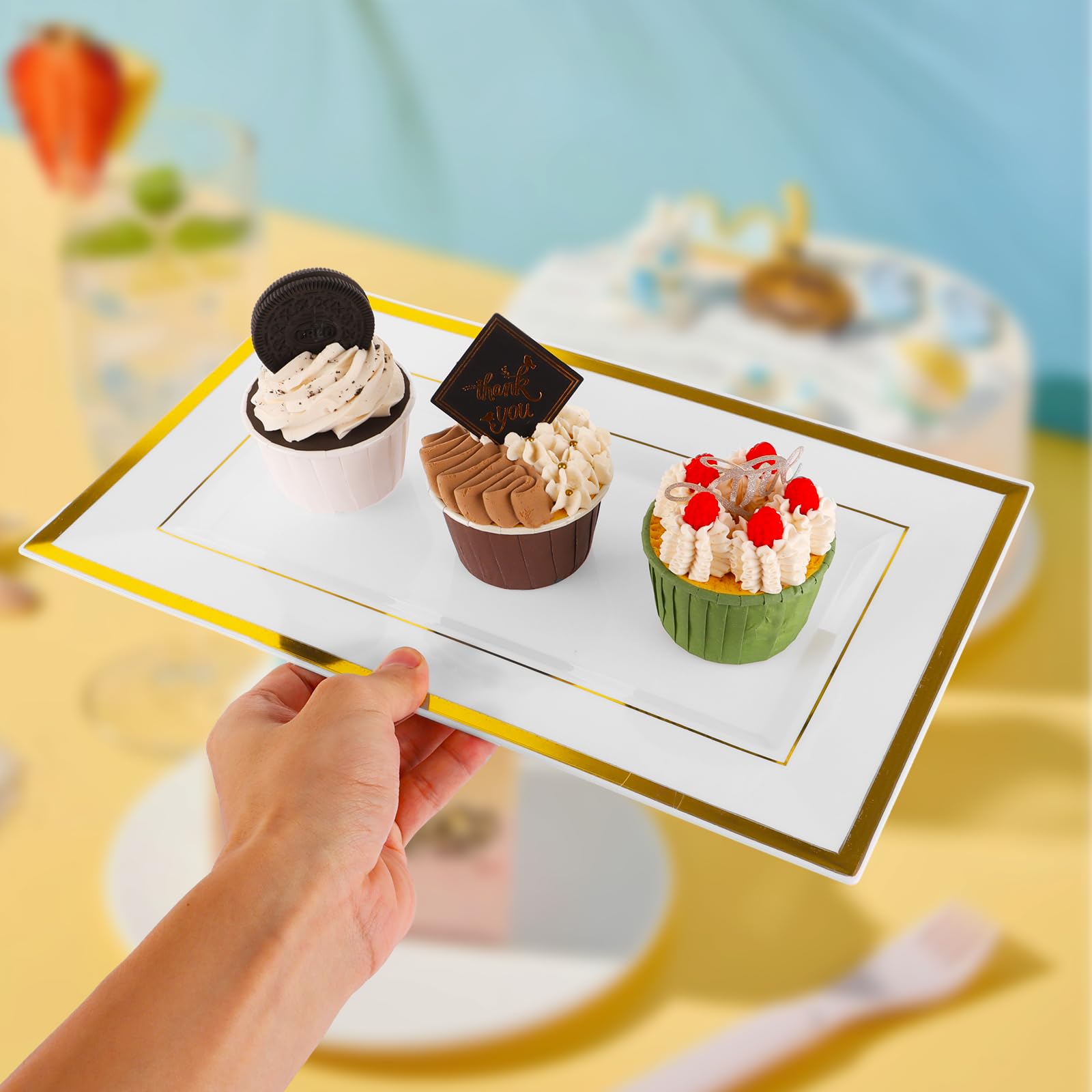 10 Stück Weiße Plastik Servierplatten mit Goldrand, 33x20x1,5cm Kunststoff Serviertablett Weiße, Servierplatten Kuchenplatte Rechteckig für Buffets, Sushi, Catering, Buffets, Geburtstage