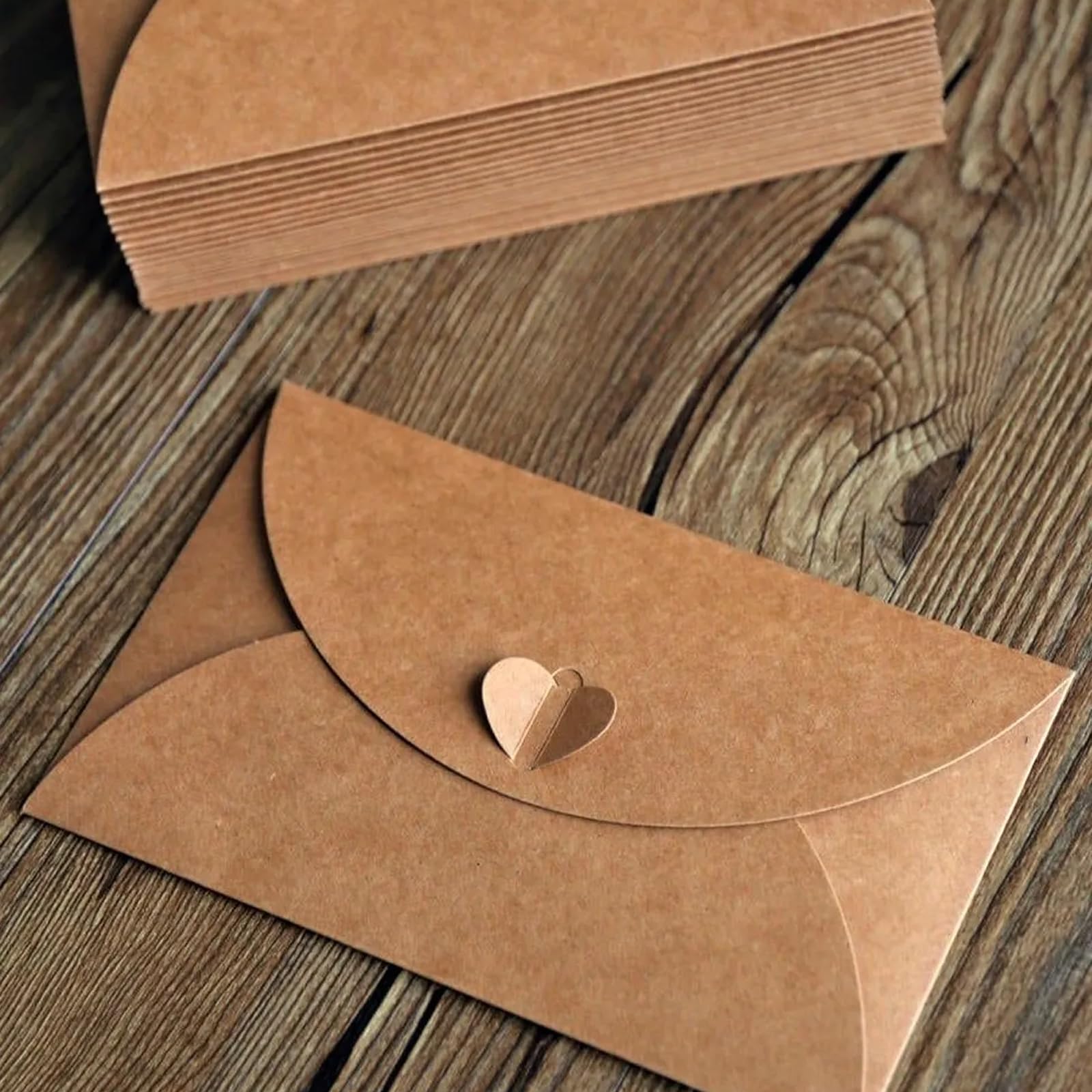 Lot de 300 enveloppes en papier kraft marron avec fermoir en forme de cœur pour cadeaux, mariage, Noël, invitations, cartes de remerciement