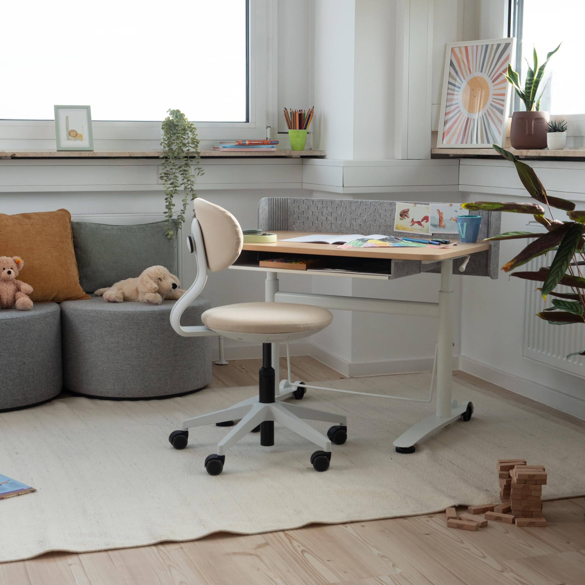Ergotopia Ergonomischer Kinder Schreibtischstuhl – höhenverstellbarer Kinderdrehstuhl mit atmungsaktiver Rückenlehne, orthopädischer Kinderstuhl für gesundes Sitzen, Kinder Schreibtisch Stuhl