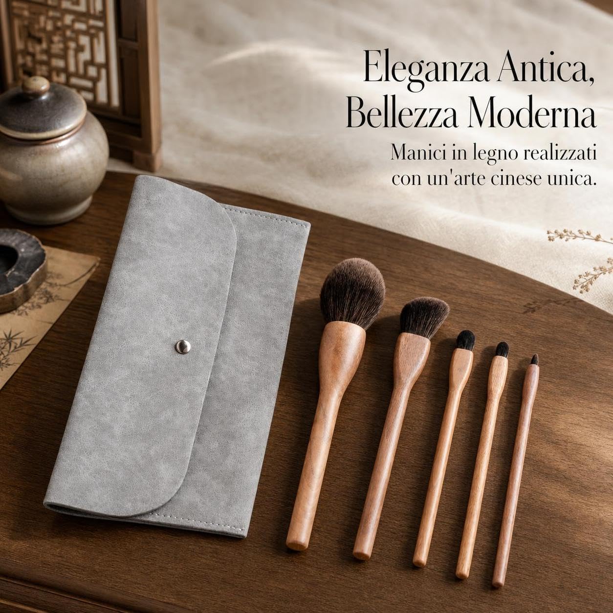 Kit Pennelli da Trucco Professionali con Manico in Legno e Fibra Sintetica per e Trucco, per bellezza - per uso quotidiano, Set di 5 pennelli quotidiani con borsa a busta grigia