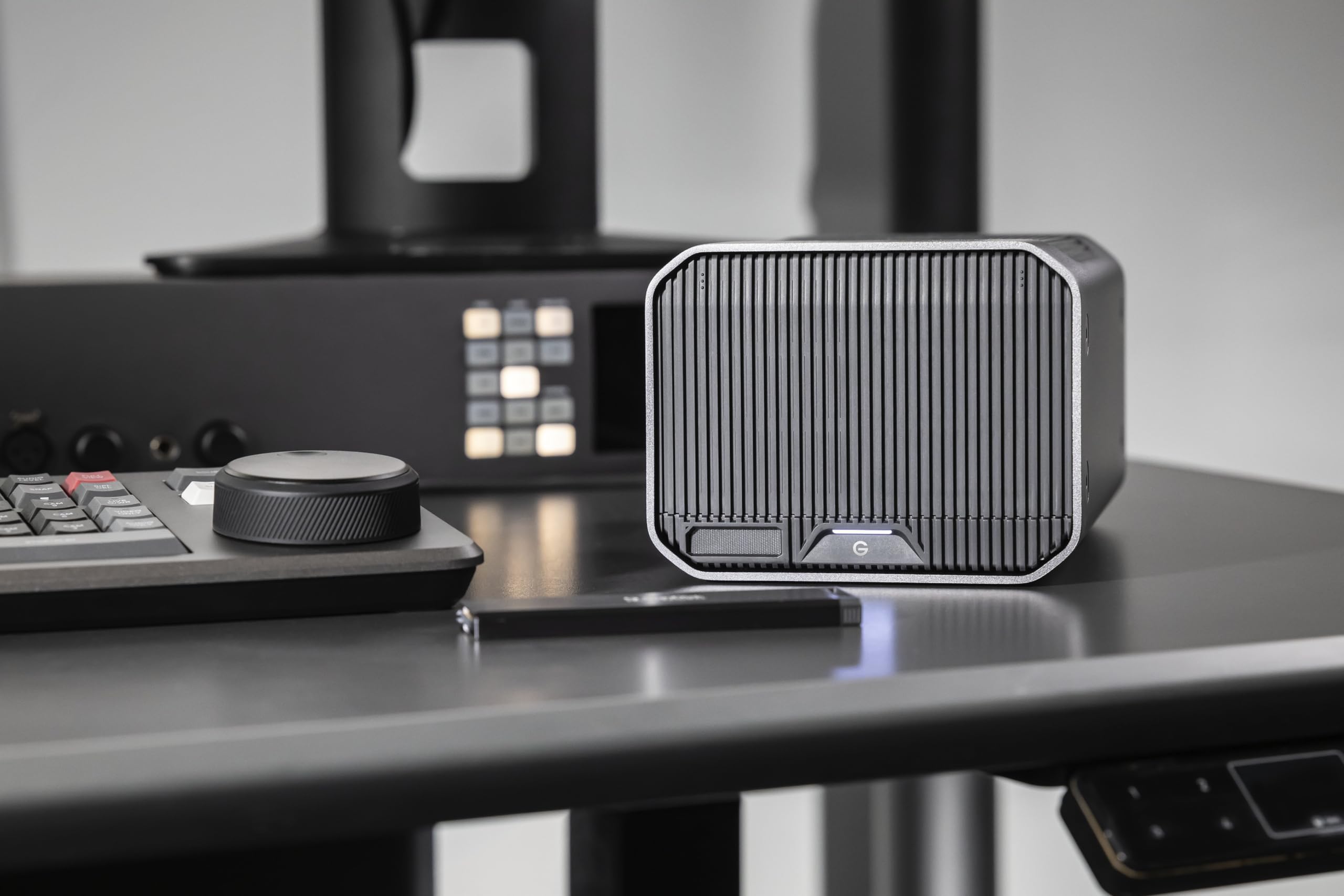 Amazon.com: SanDisk Professional 52TB G-RAID Project 2 - External