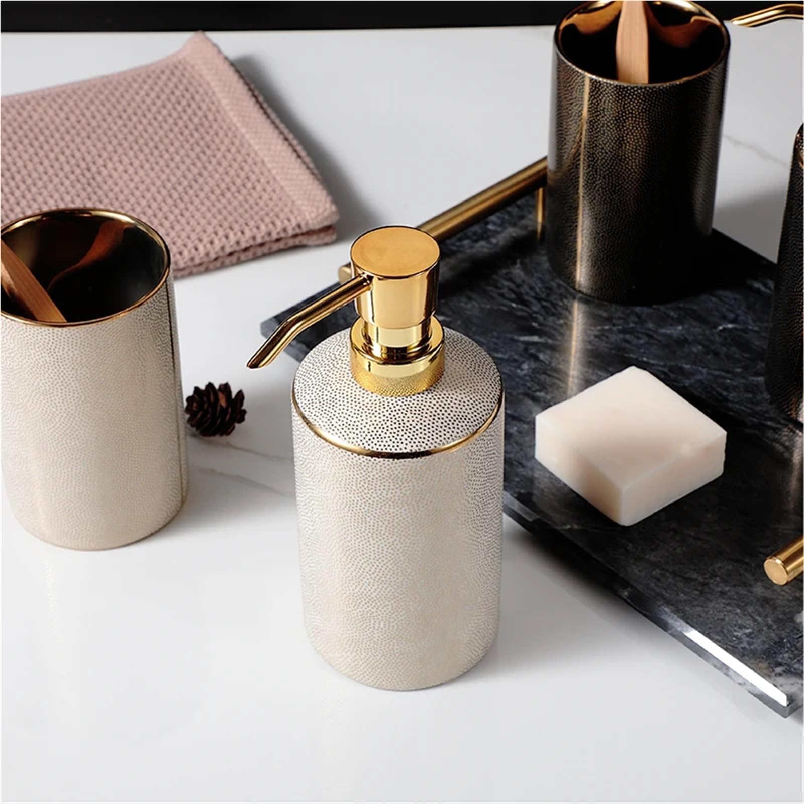 Juego de dispensador de jabón de baño de cerámica, dispensador de jabón líquido, botella de loción, soporte para cepillo de dientes, accesorios de baño dorados para decoración funcional y elegante