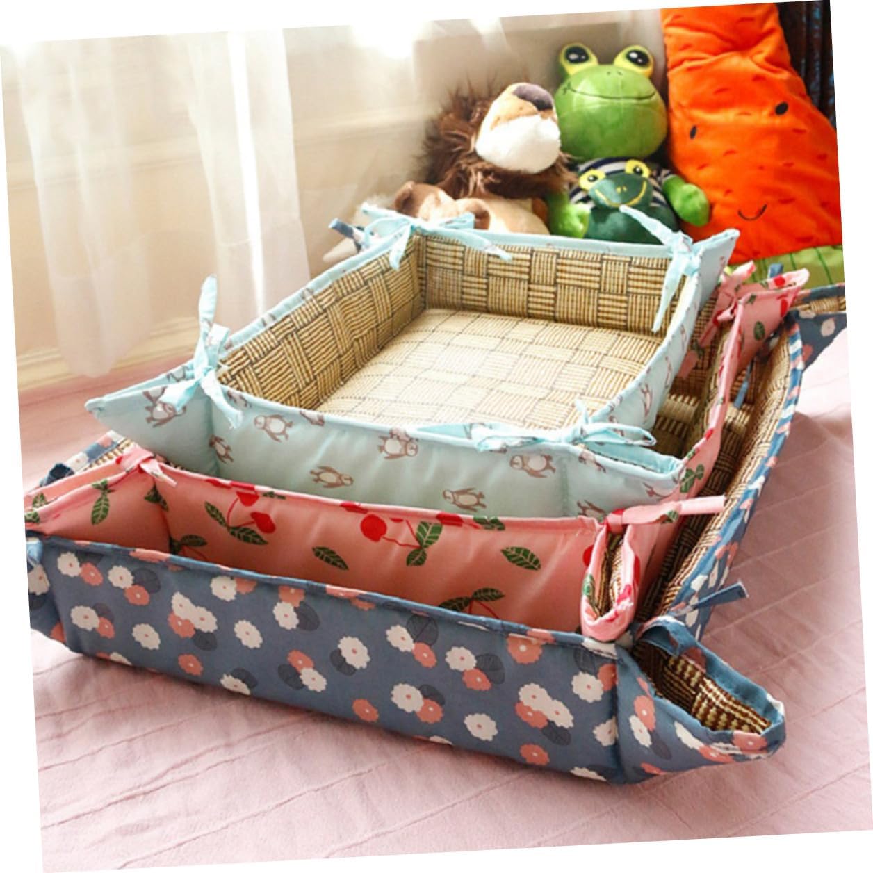 Mikikit Pet Summer Sleeping Mat and Cat Bed with Ice Blue Cooling Surface, Size L (60-75cm), Soft Pet Rest Mat for Dogs and Cats Suitable for Crate and Indoor Use