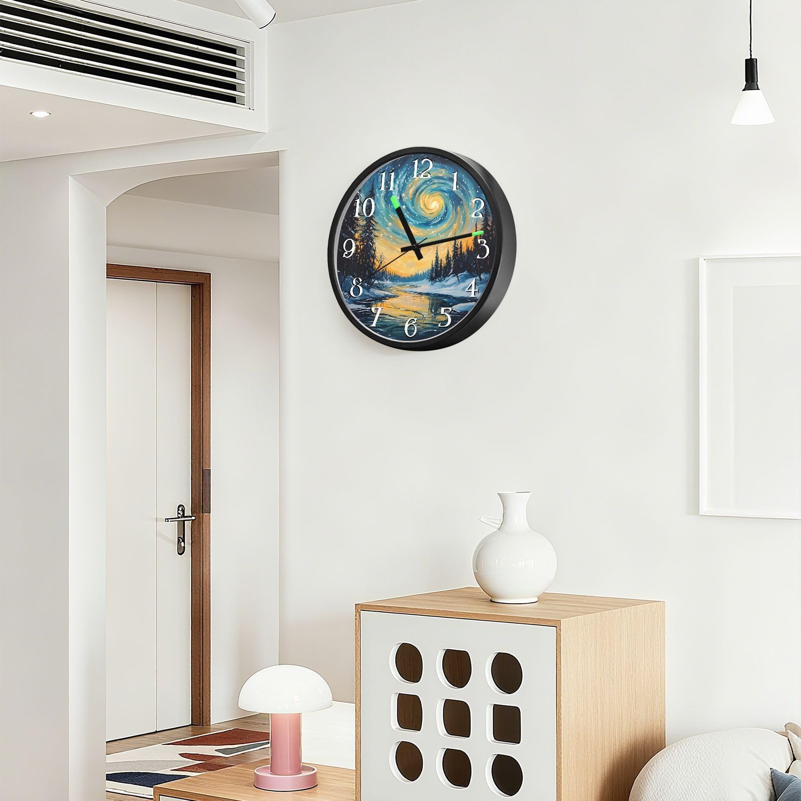 Mnsruu Aurora Sky Forest Galaxy - Reloj de pared luminoso para dormitorio, funciona con pilas, silencioso, brilla en la oscuridad, para sala de estar, cocina, 12 pulgadas