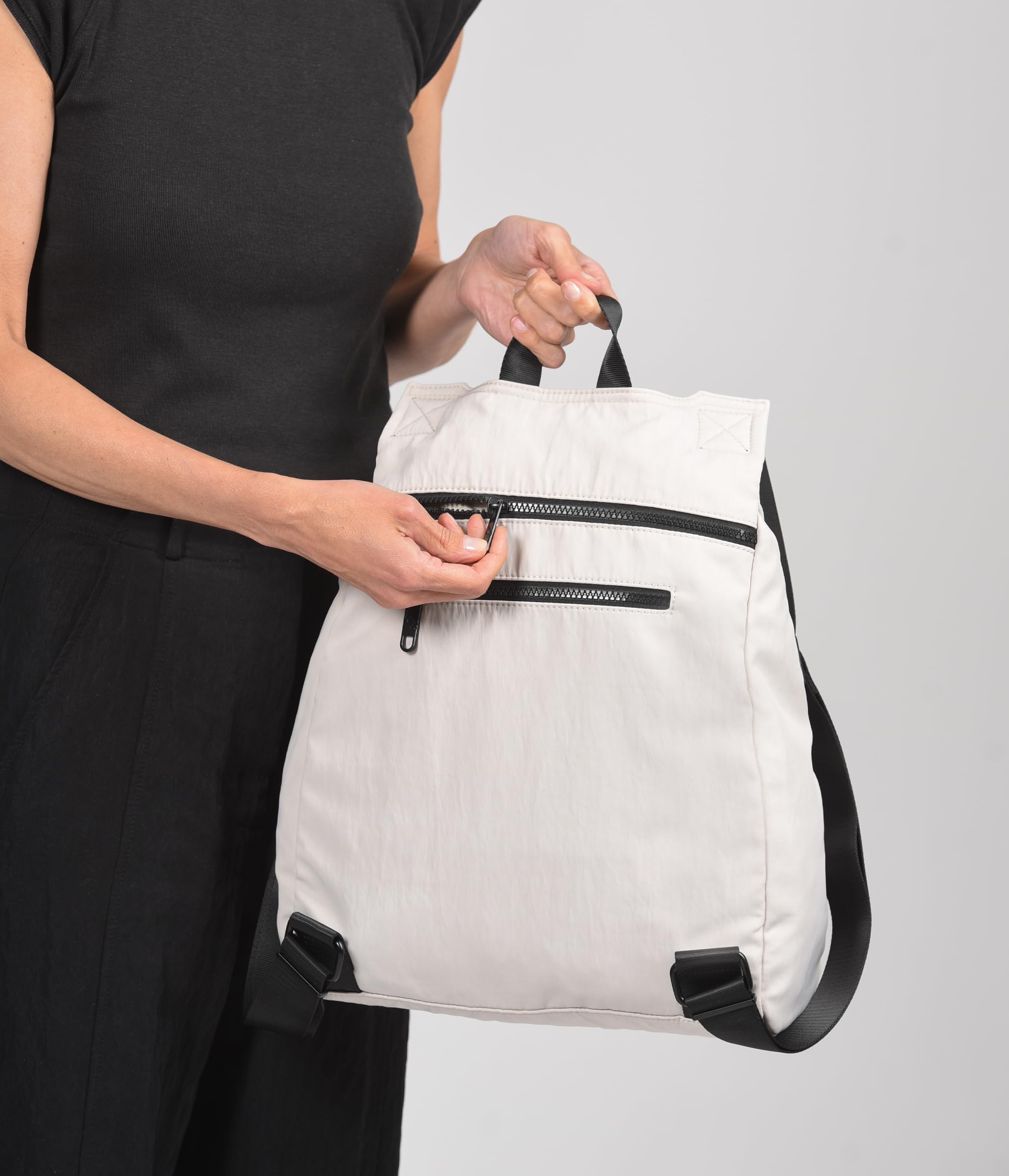 KCB Zaino Antifurto Grande Maze | 100% Vegana | Zaino compatto da donna con sicurezza extra