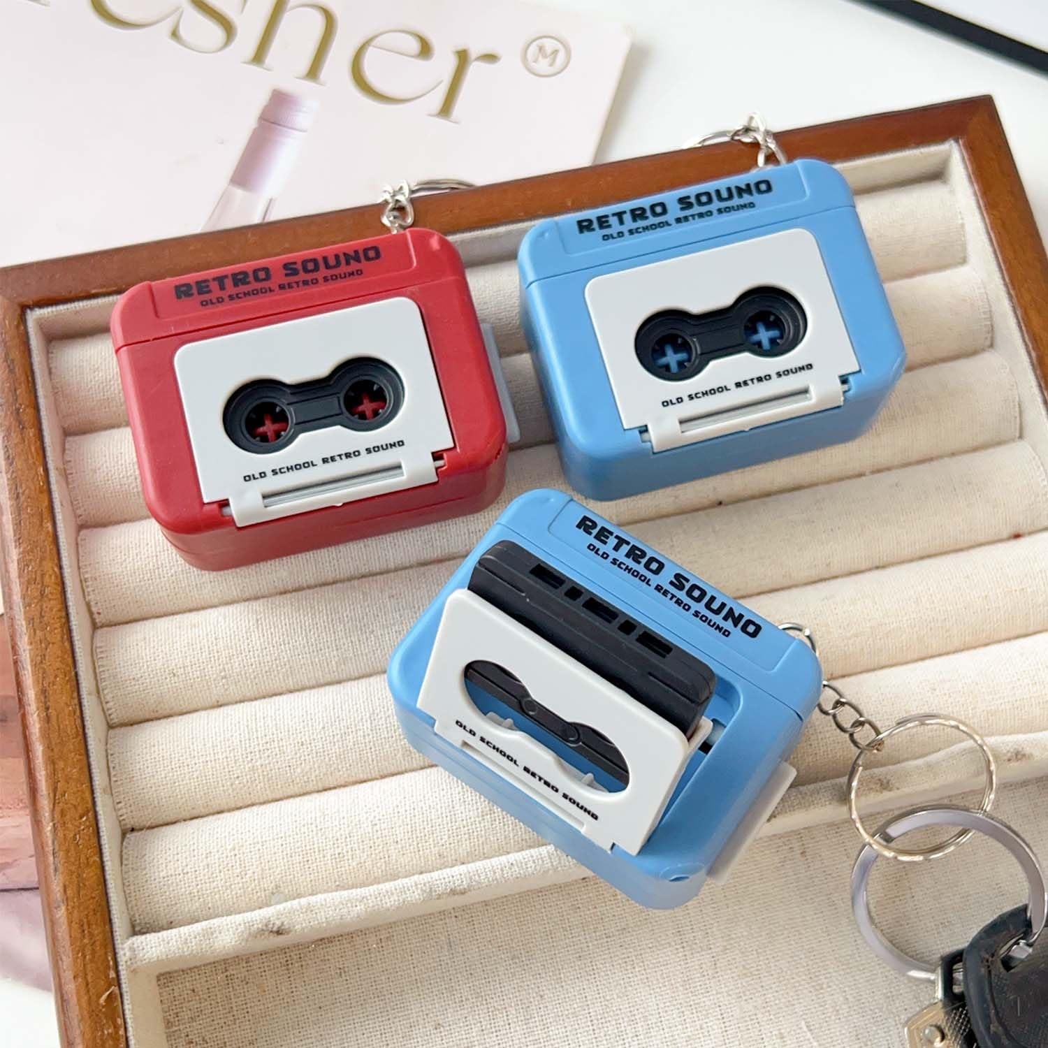 1PCS Retro Recorder Key Ring Funny Music Box Pendant Charm Recordable Tape Recorder Keychain Gift,5.5 * 4.1 * 2.2cm — view 6