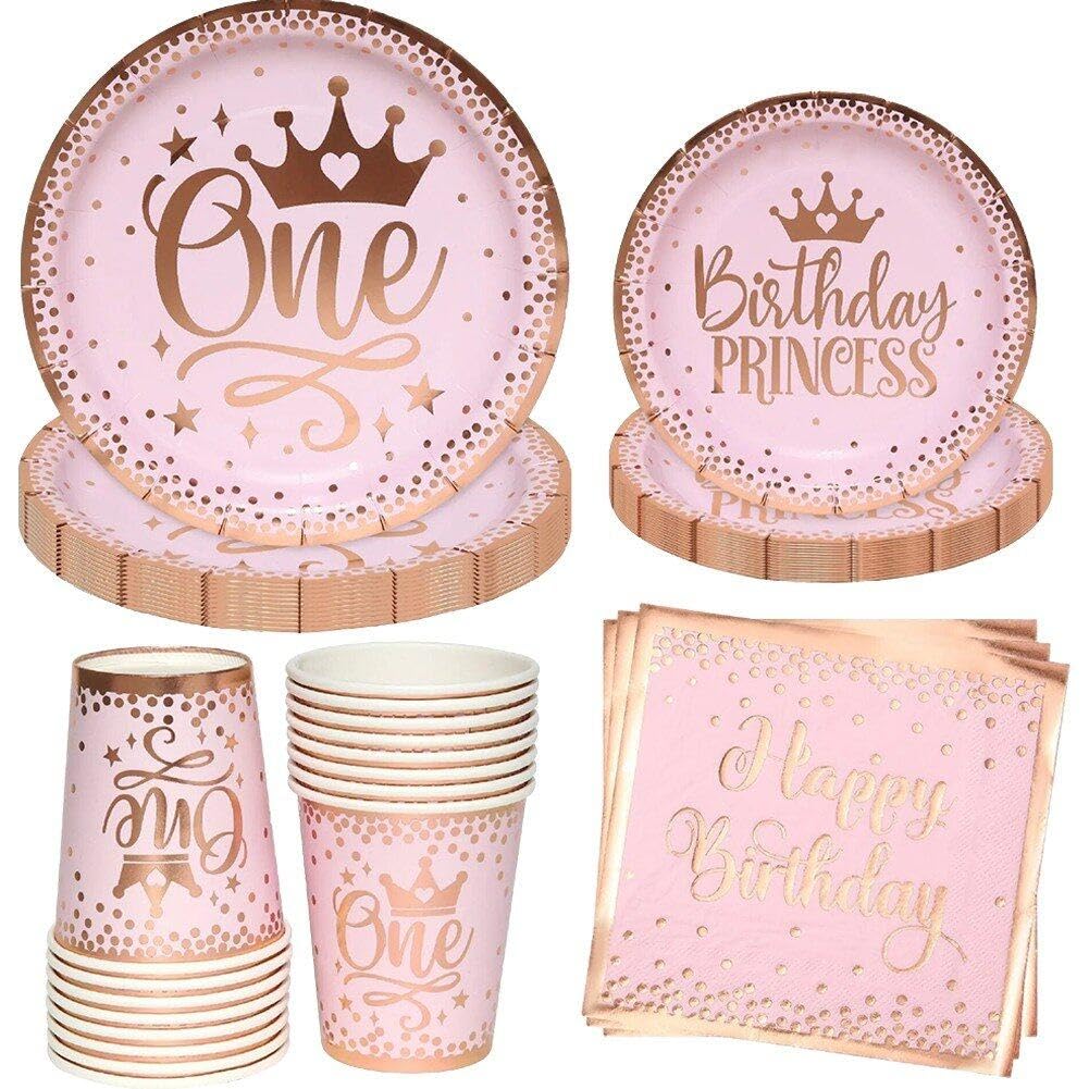 Décorations d'anniversaire thématiques avec vaisselle en papier princesse et touches dorées