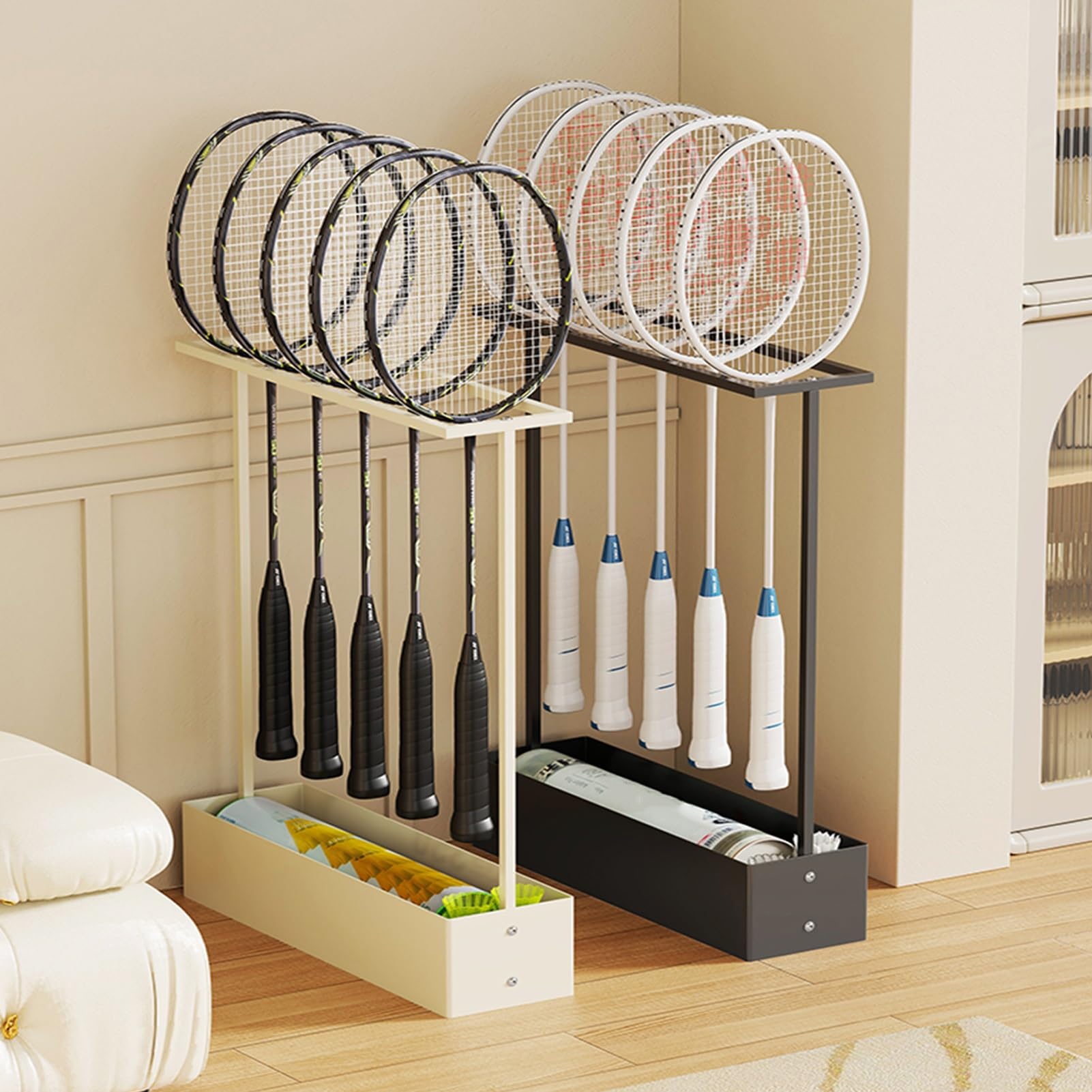 Supporto for attrezzature sportive da pavimento, robusto porta racchette/palline con cestino portaoggetti inferiore, for riporre attrezzi in palestra