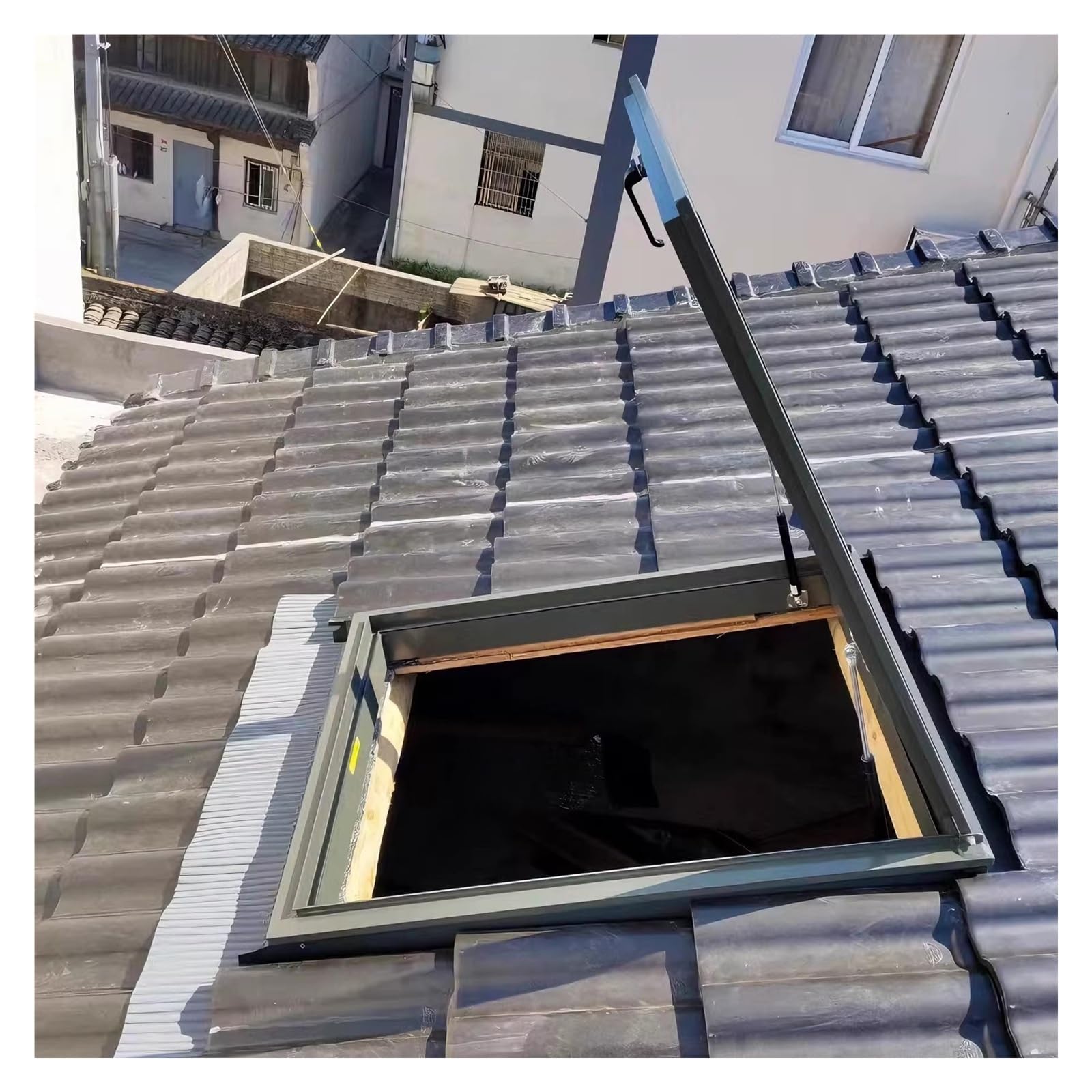 Aluminiowa hydrauliczna osłona dachu - wodoodporny dostęp do piwnic, pasuje do 20 x 40 (71 x 96 cm) i 28 x 38, idealna do wentylacji i naturalnego światła