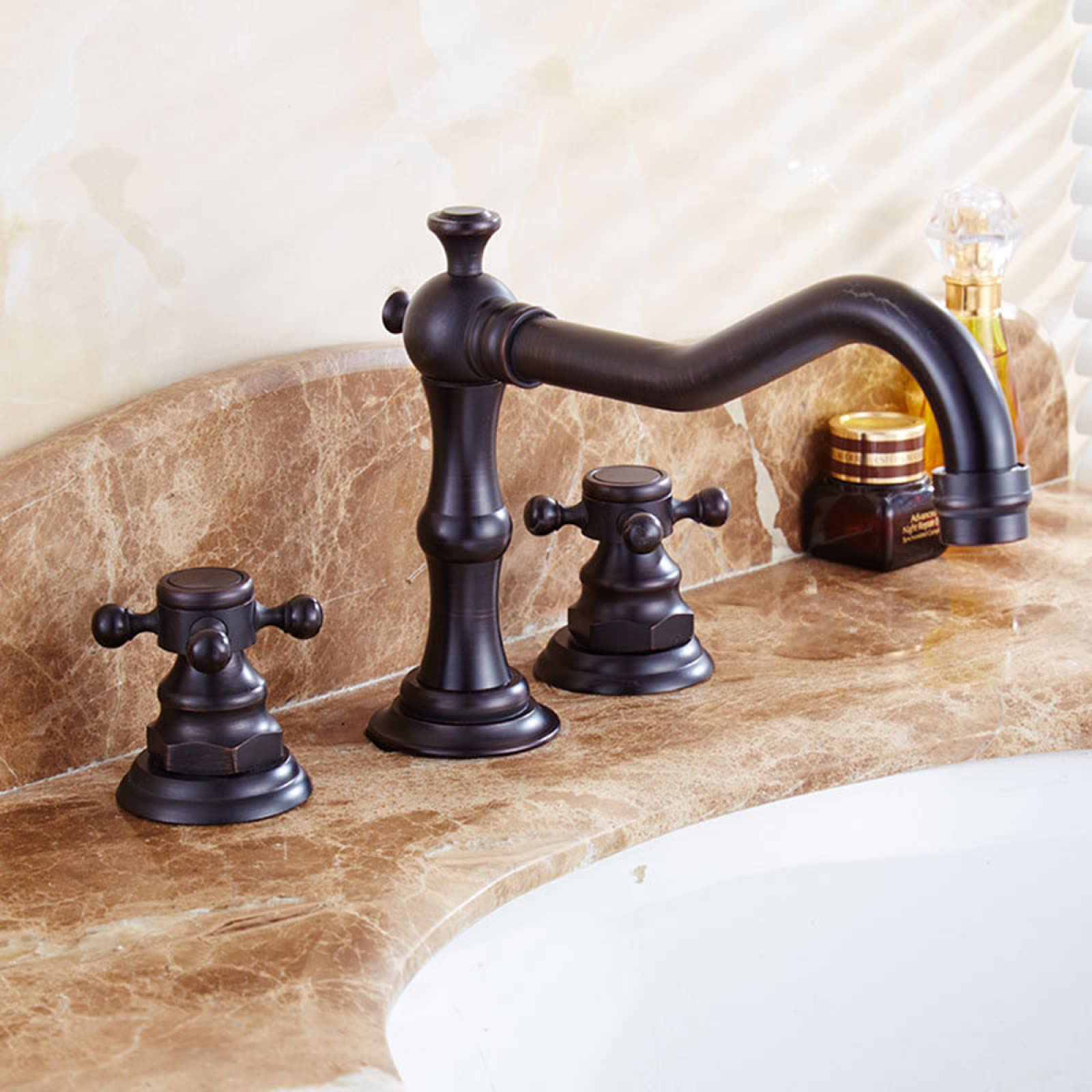 Robinet de salle de bain vintage mitigeur d'évier en laiton chic