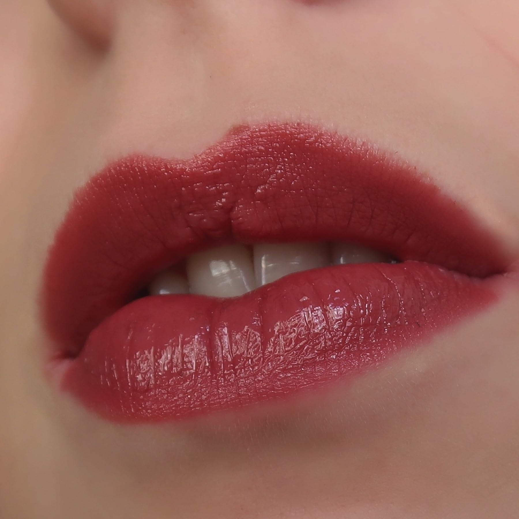 Sandstone Scandinavia Intense Care Lipstick, Moisturising Creamy Lip Colour for Sensitive Skin, Hypoallergenic - Image 3