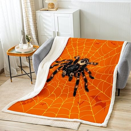 Manfei Spider Throw Blanket: Enhance Your Room with a Halloween-Themed Fleece Blanket