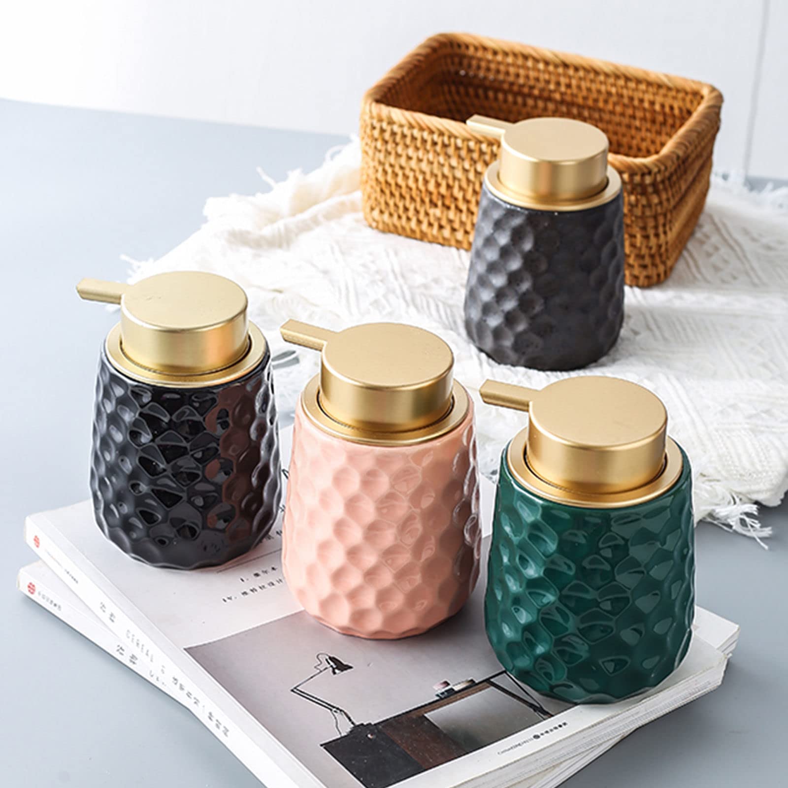 Dozownik mydła, ceramiczny dozownik mydła w piance, 11oz dozownik mydła w pianie ze złotą pompką, kreatywny ręczny dozownik do pianki, do kuchni w łazience-pink-330ml11.6oz (Color : Matte Black)