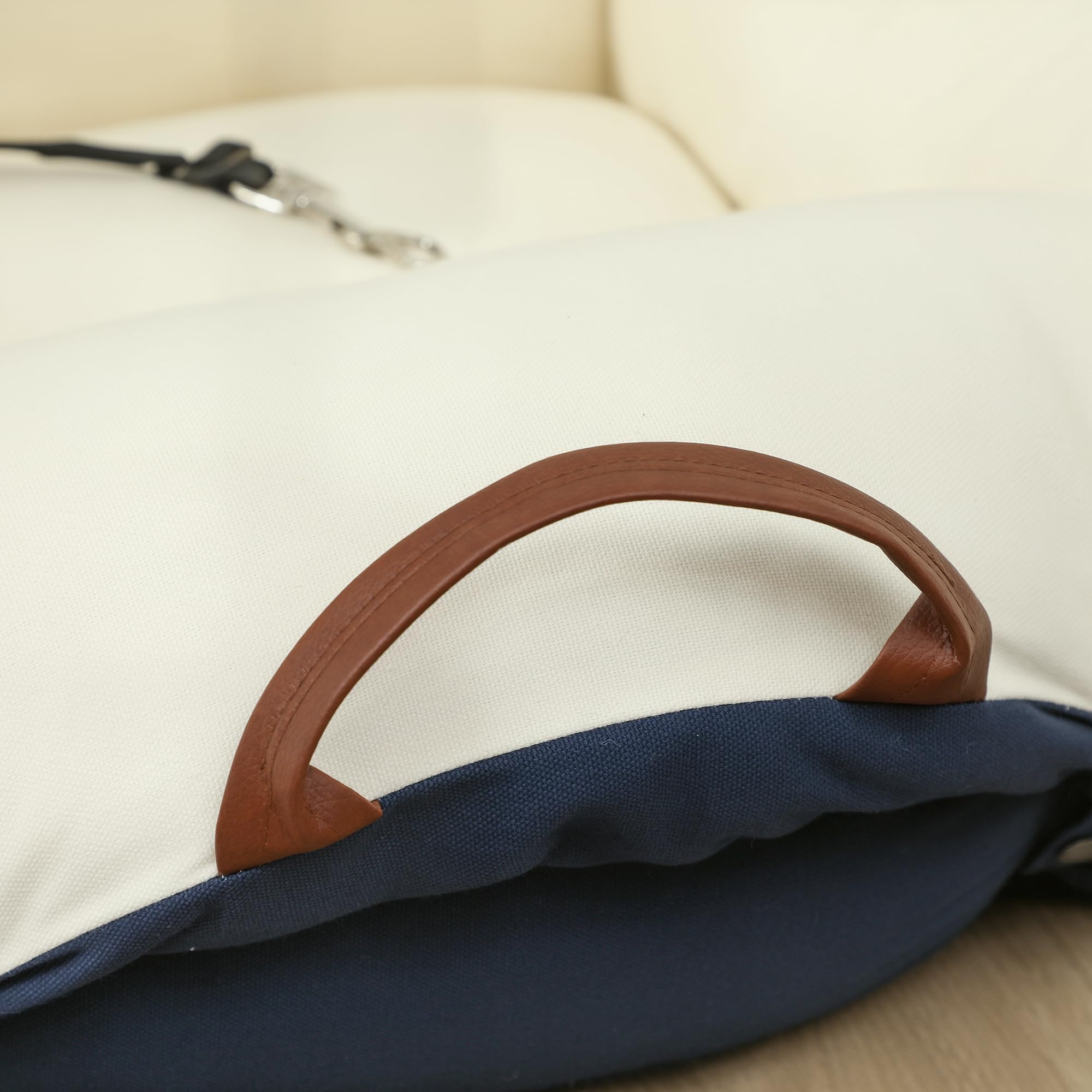 PawHut Seggiolino Auto per Cani Piccoli con Guinzaglio di Sicurezza, Lettino per Cani da Viaggio e Trasportino per Animali Domestici, Sfoderabile e Lavabile, Blu Navy