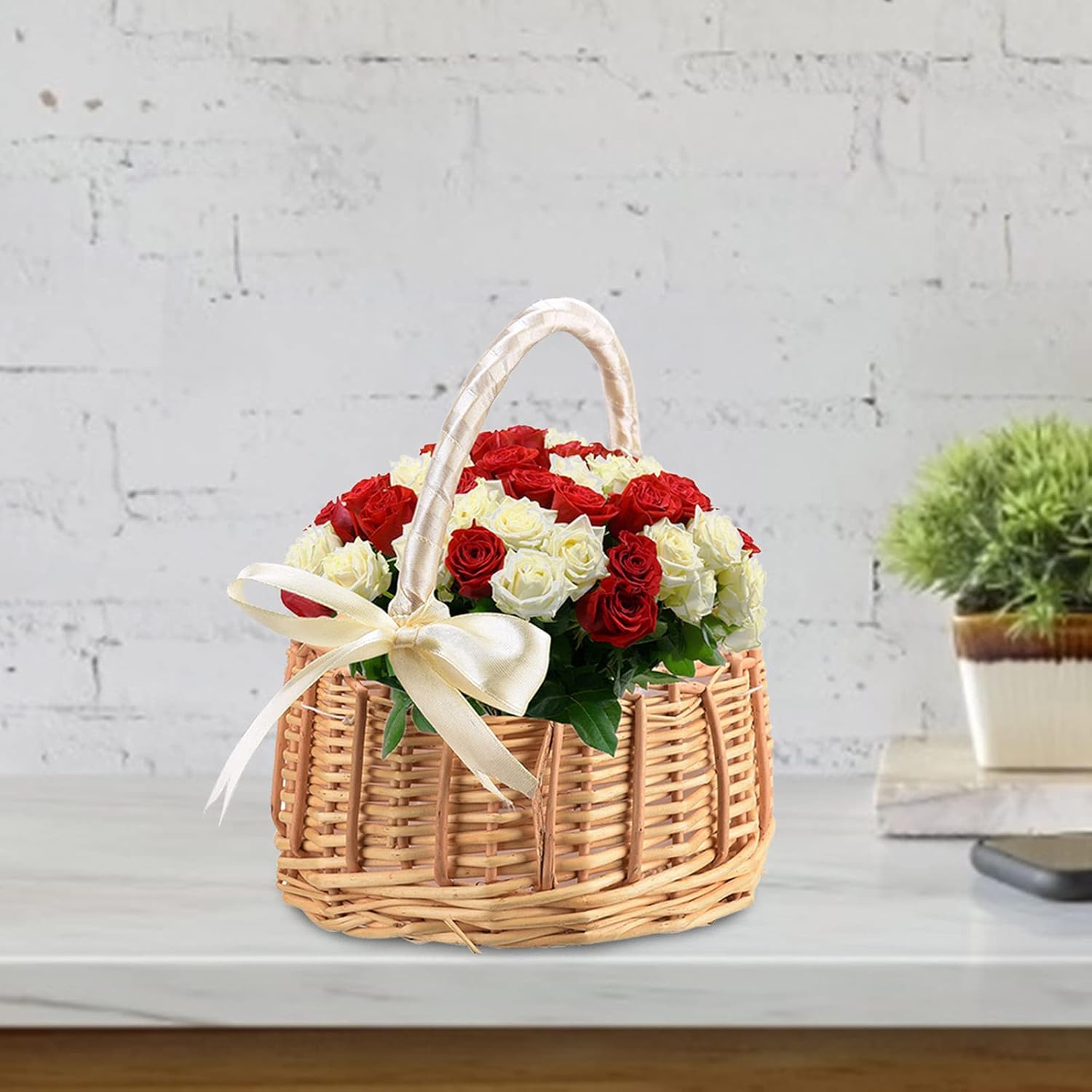 WYSRJ 2Pcs Wedding Flower Girl Basket, Wicker Rattan Flower Basket with Handle and Ribbon, Picnic Basket Woven Eggs Candy Basket for Wedding Home Garden Decor
