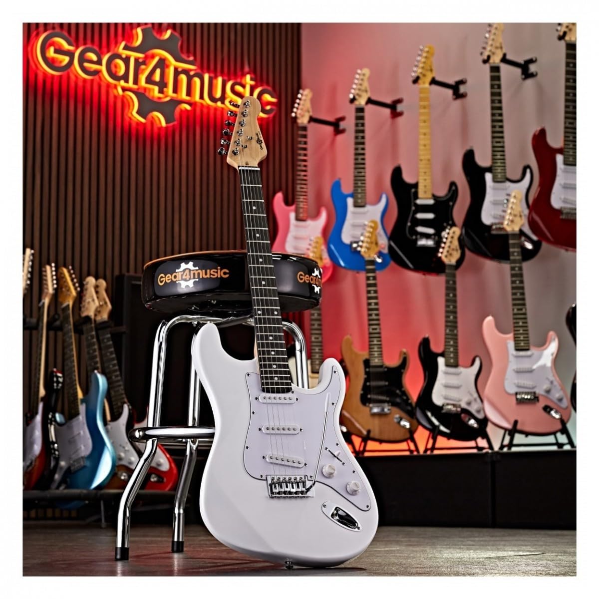 Gear4music Dimensione completa Chitarra elettrica serie LA con accessori, bianco
