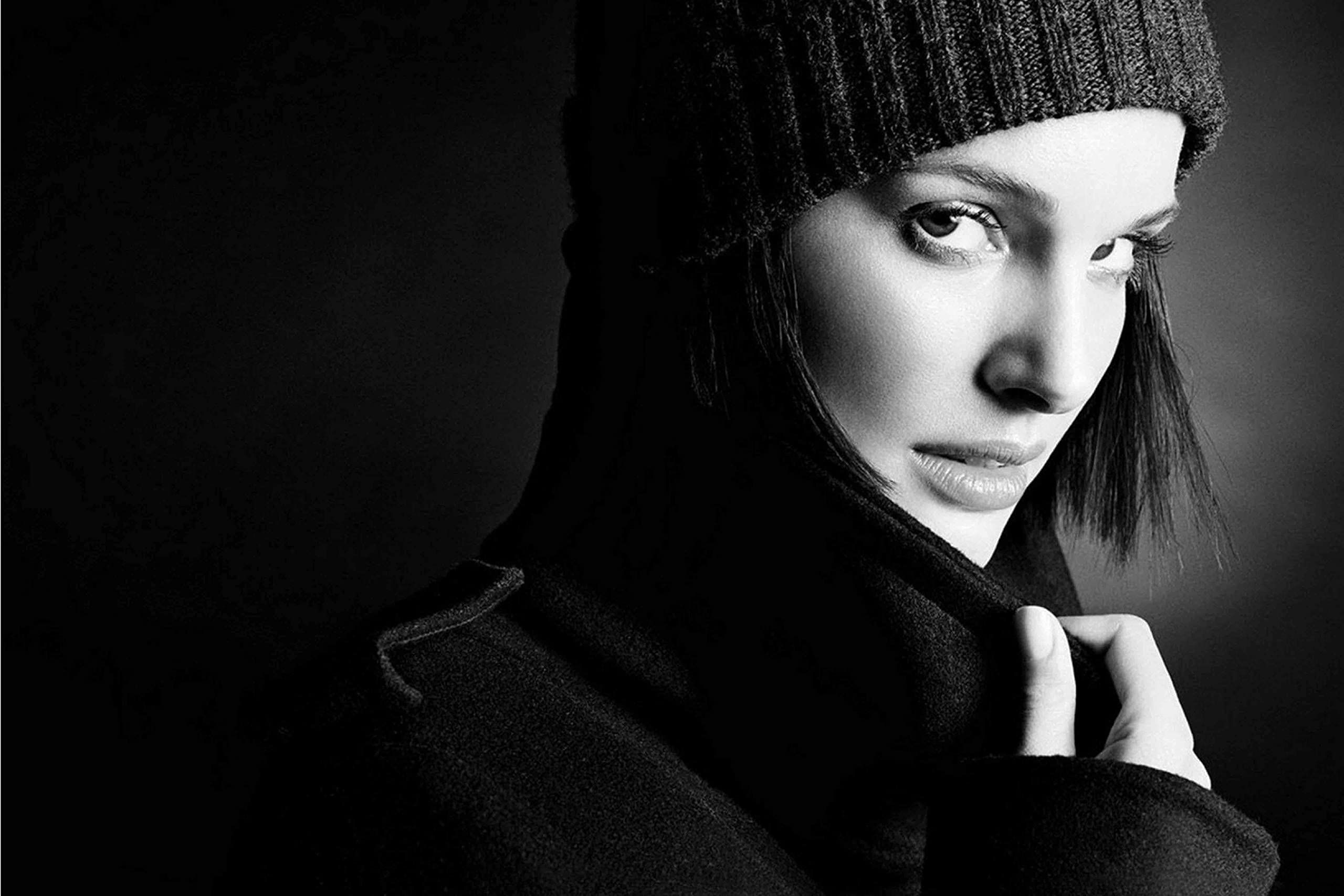 Yellow Alley Celebrity Natalie Portman Decorative Wall Poster|Poster for Living Room/Studio/Hostel|Decorative Wall Poster|Poster for Decoration|Interior Poster|High Resolution 300 GSM Paper