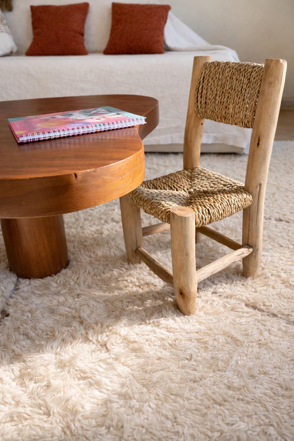 Générique Chaise Enfant en Bois Naturel et Fibres tressées -Petite Chaise Artisanale bohème – Mobilier déco Chambre Enfant Style bohème Solide
