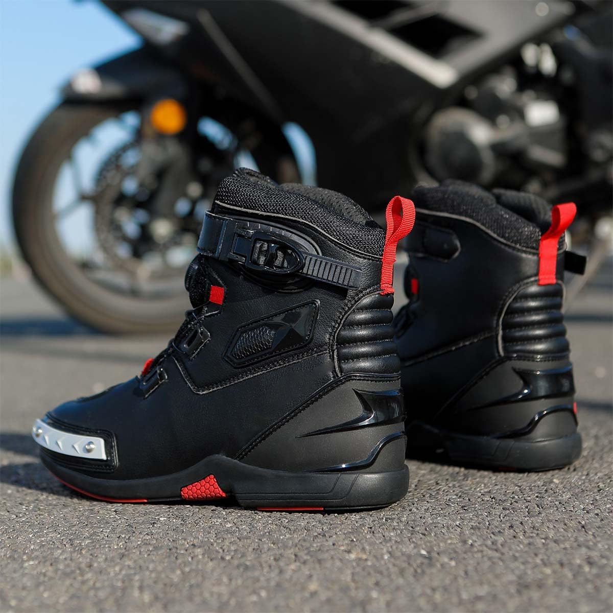 Scarpe da Moto Uomo, Stivali Moto Impermeabili con Dettagli Riflettenti e Suola Antiscivolo – Stivali Motociclisti Chiusura Rapida