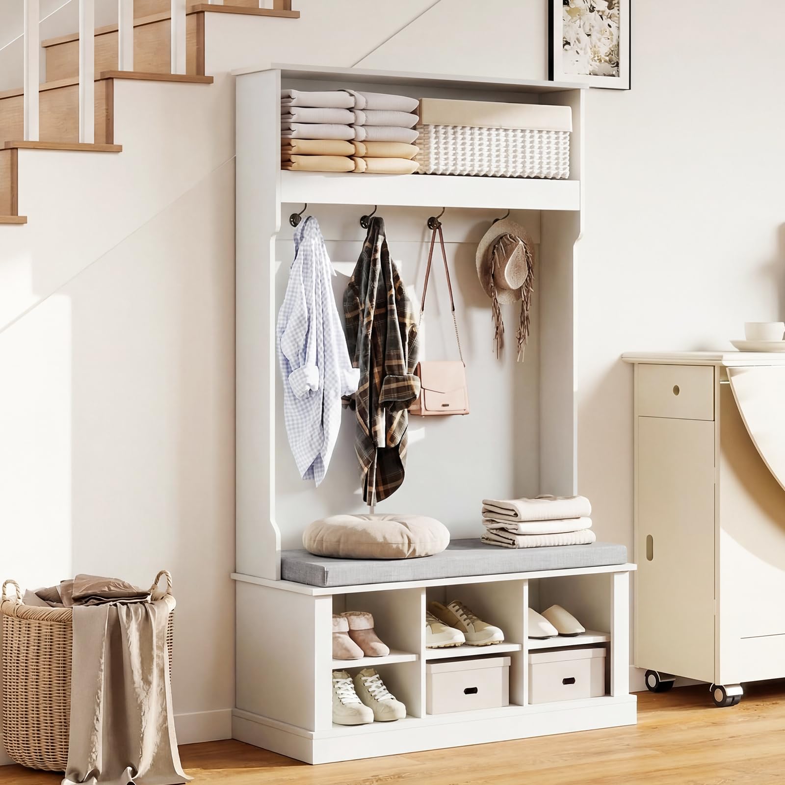 HAUSPROFI Flurgarderobe mit Sitzbank platzsparend 100×40×170 cm, 4 Haken + verstellbare Böden, stabile Spanplatte-MDF, graues Leinenkissen, für Diele, Flur & Wohnzimmer (Weiß)