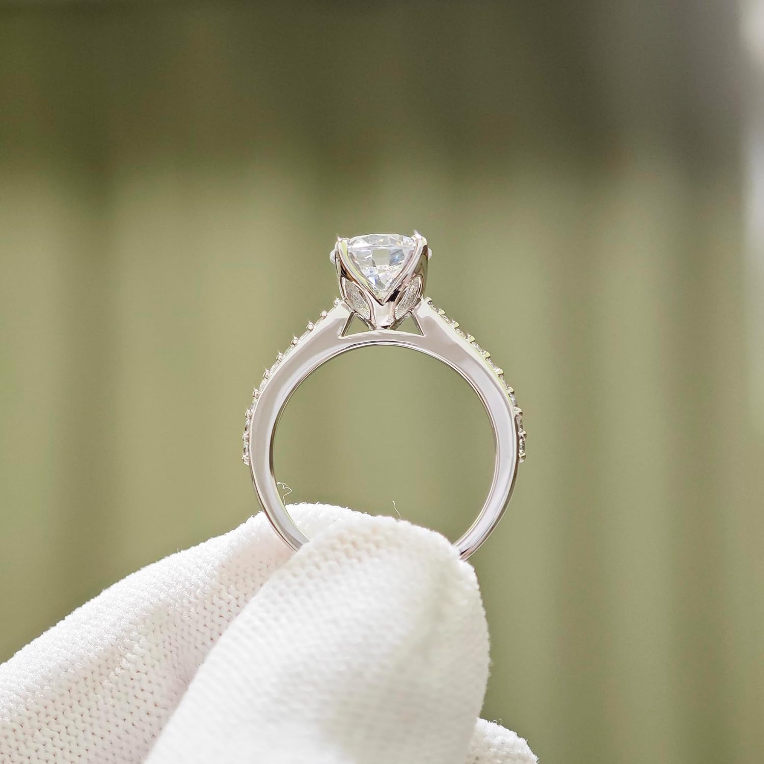 14K White Gold Moissanite Engagement Ring 2 Carat 4-Prong Round Cut Moissanite Rings 14K Solitaire Engagement Ring for Women