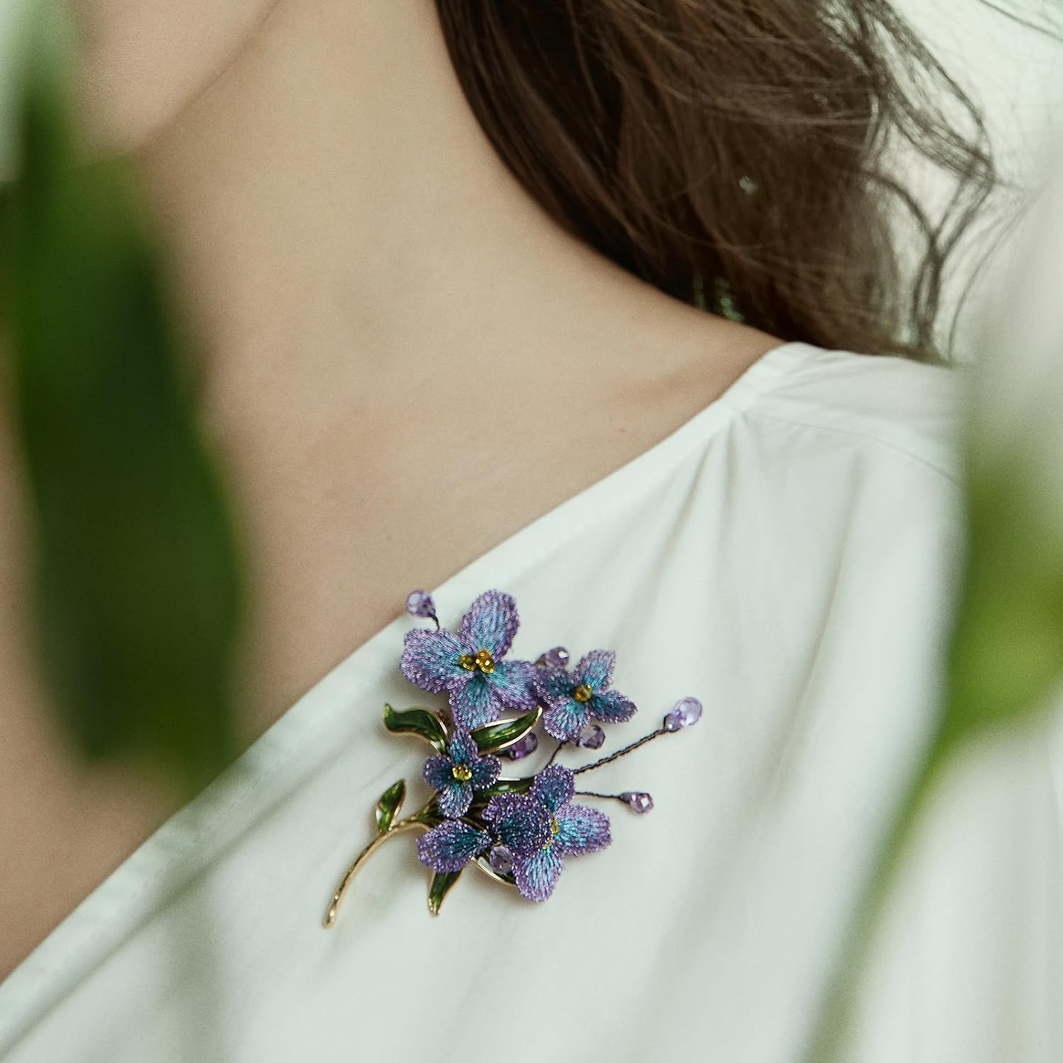 Forget me not Flower Brooch Handmade Gold Thread Embroidered and hand-Drip Enamel leaf, Gradient Botanical Floral Brooch pins for women, SHE'S FREE STYLE JUST FOR YOU [Bencao Gangmu Series]Vintage Plant Jewelry