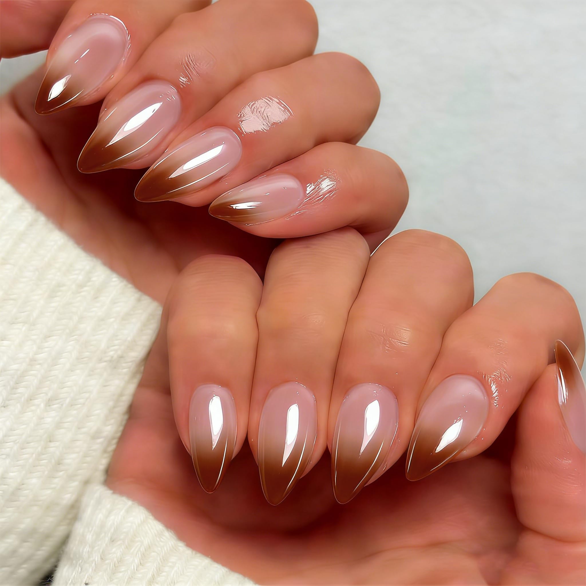 KQueenest Chrome Press On Nails French - Glitzer Ombré Braun Nägel zum Aufkleben Mittel Mandel, Sparkl Gradient Fake Nails Künstliche Fingernägel, Glasiert Acryl Nägel für Frauen, 24 Stück