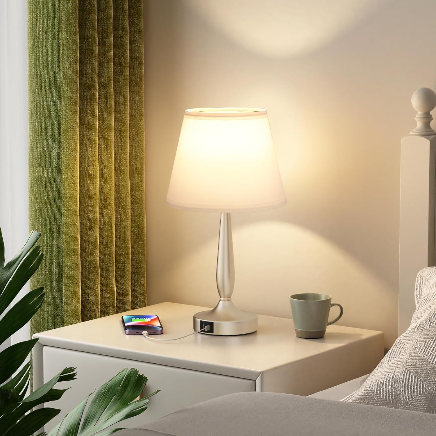 Kakanuo Touch Table Lamp for Bedroom, Small Bedside Lamp with USB C Charging Port, 3 Way Dimmable Touch Control Nightstand Lamp for Living Room, White Shade and Champagne Gold Base