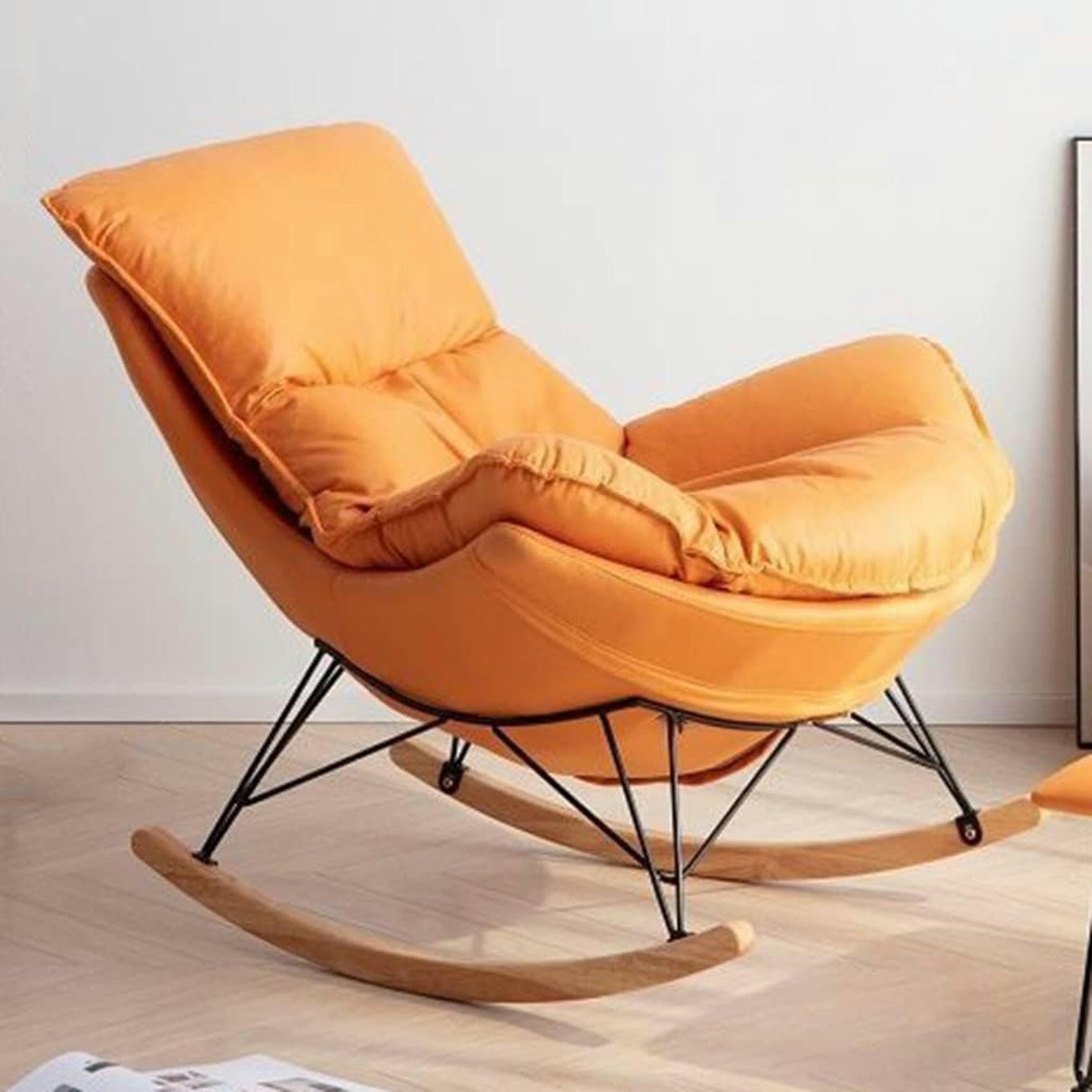 Fauteuil à bascule confortable pour un coin détente sur le balcon