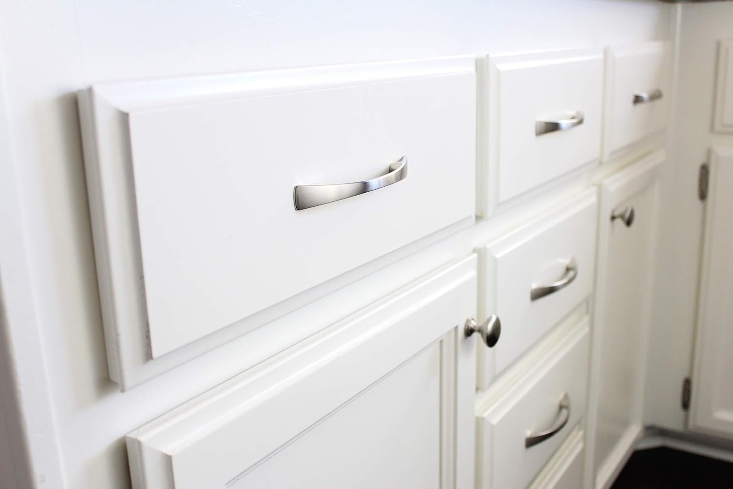 Formosa Design Hardware Brushed Nickel Curved Style Pulls Cabinet Hardware Choice of Quantity and Size (20, 128 mm)