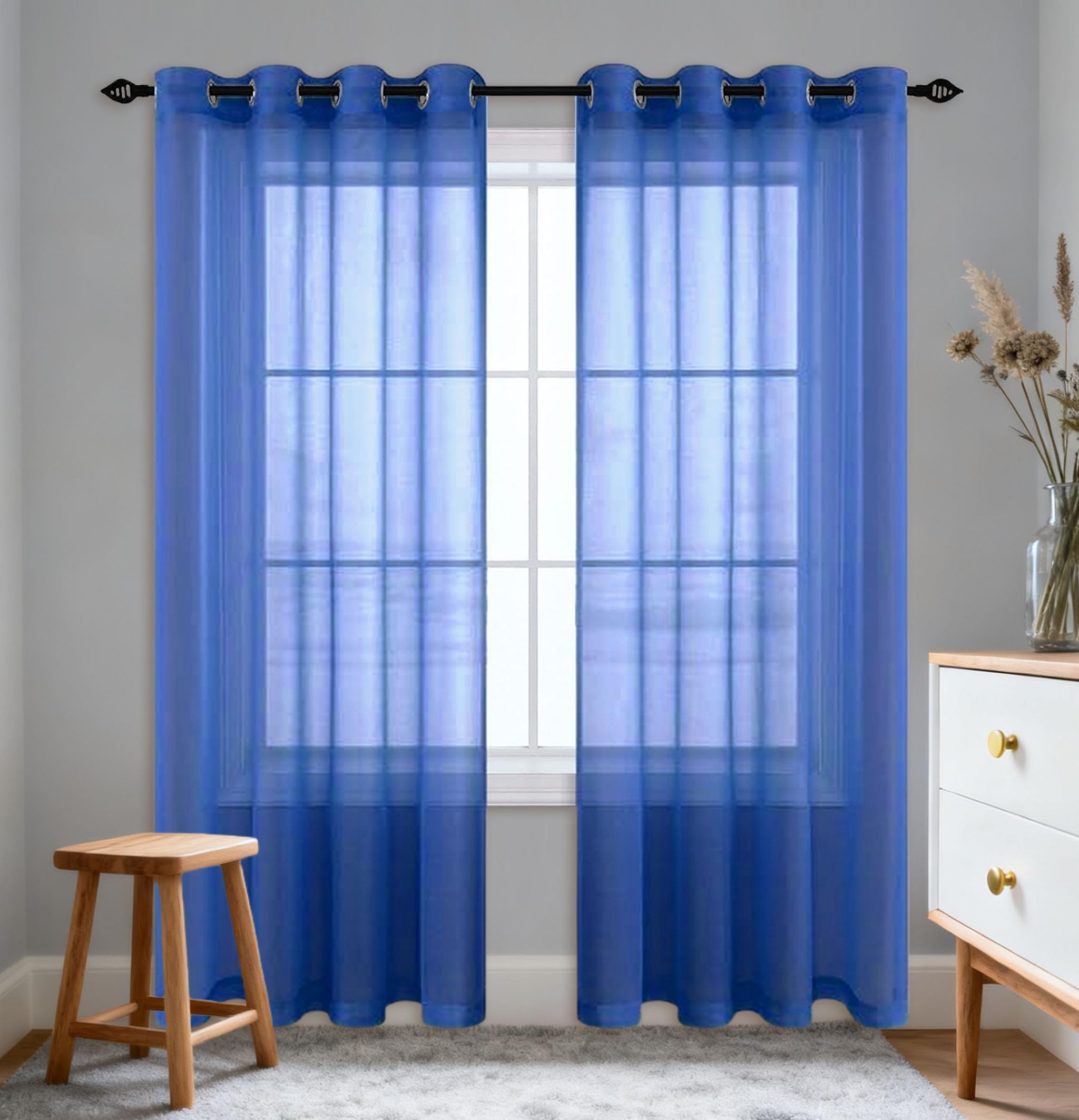 Rideau de salon translucide bleu foncé pour habiller votre balcon