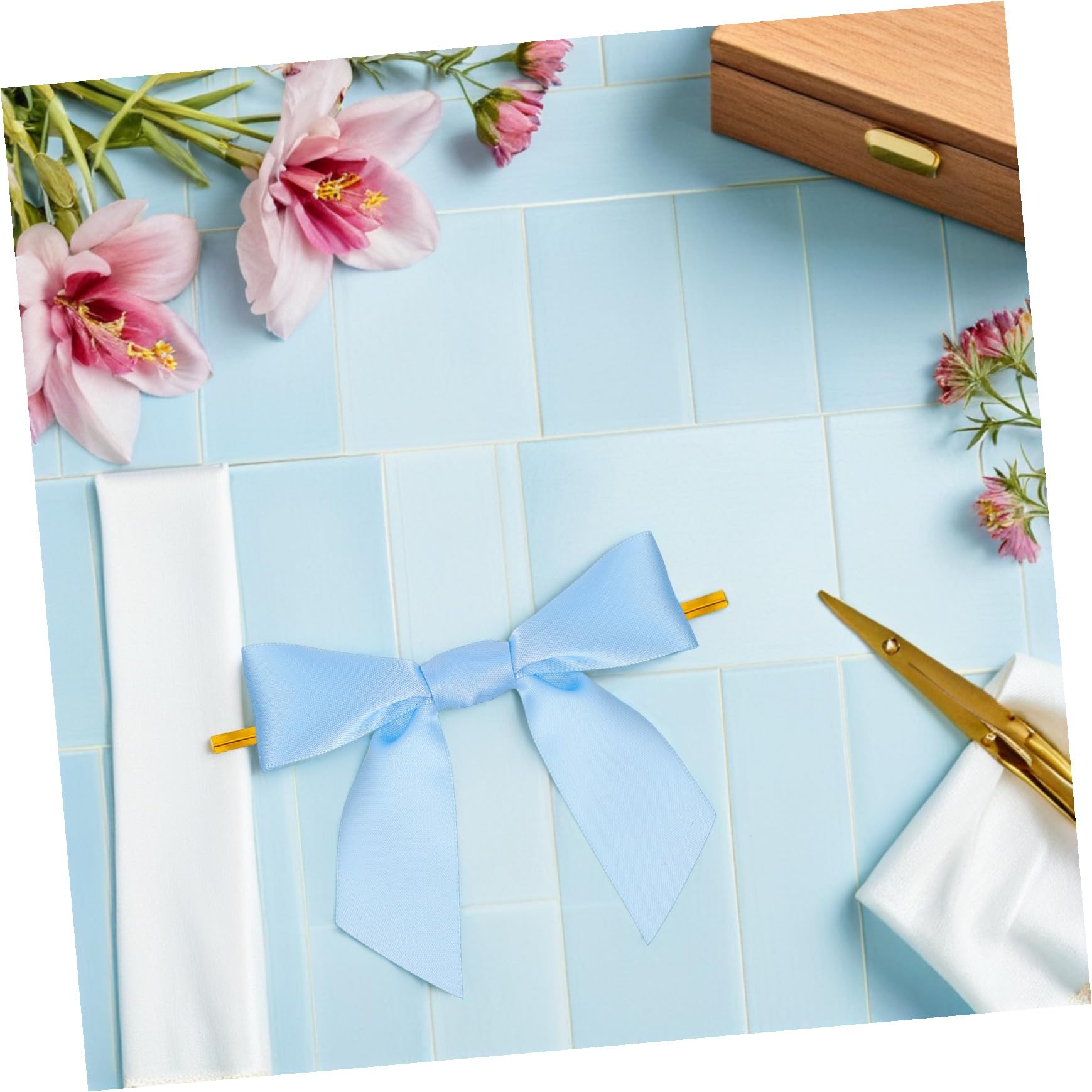100 Pezzi Fiocchi in Raso Azzurri Preannodati per Confezioni Regalo Sacchetti Dolciumi e Decorazioni Festa Fiocchi Mini per Compleanni e Matrimoni