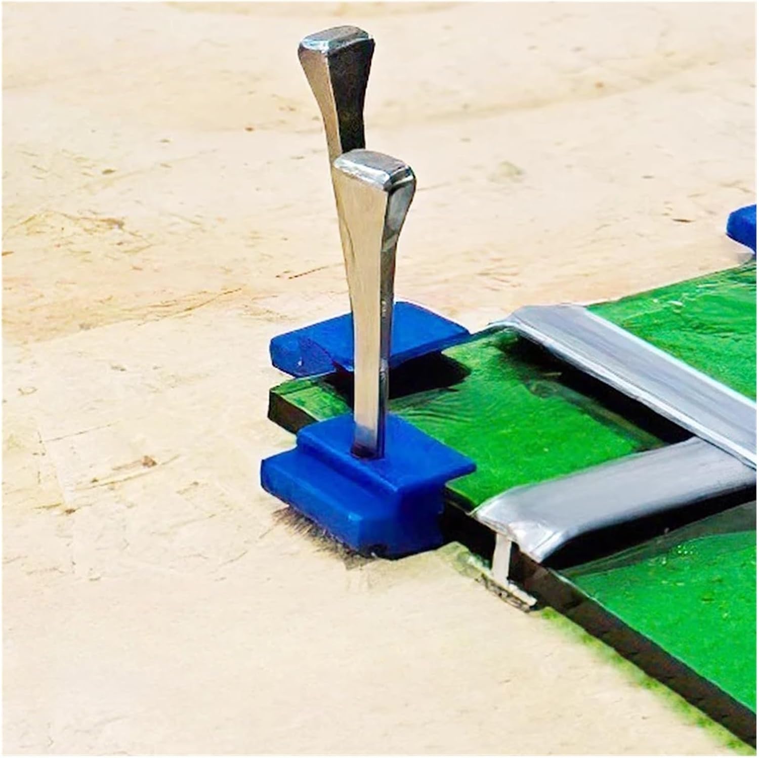 200 Pcs Horseshoe Nails Colored Glass Materials Positioning