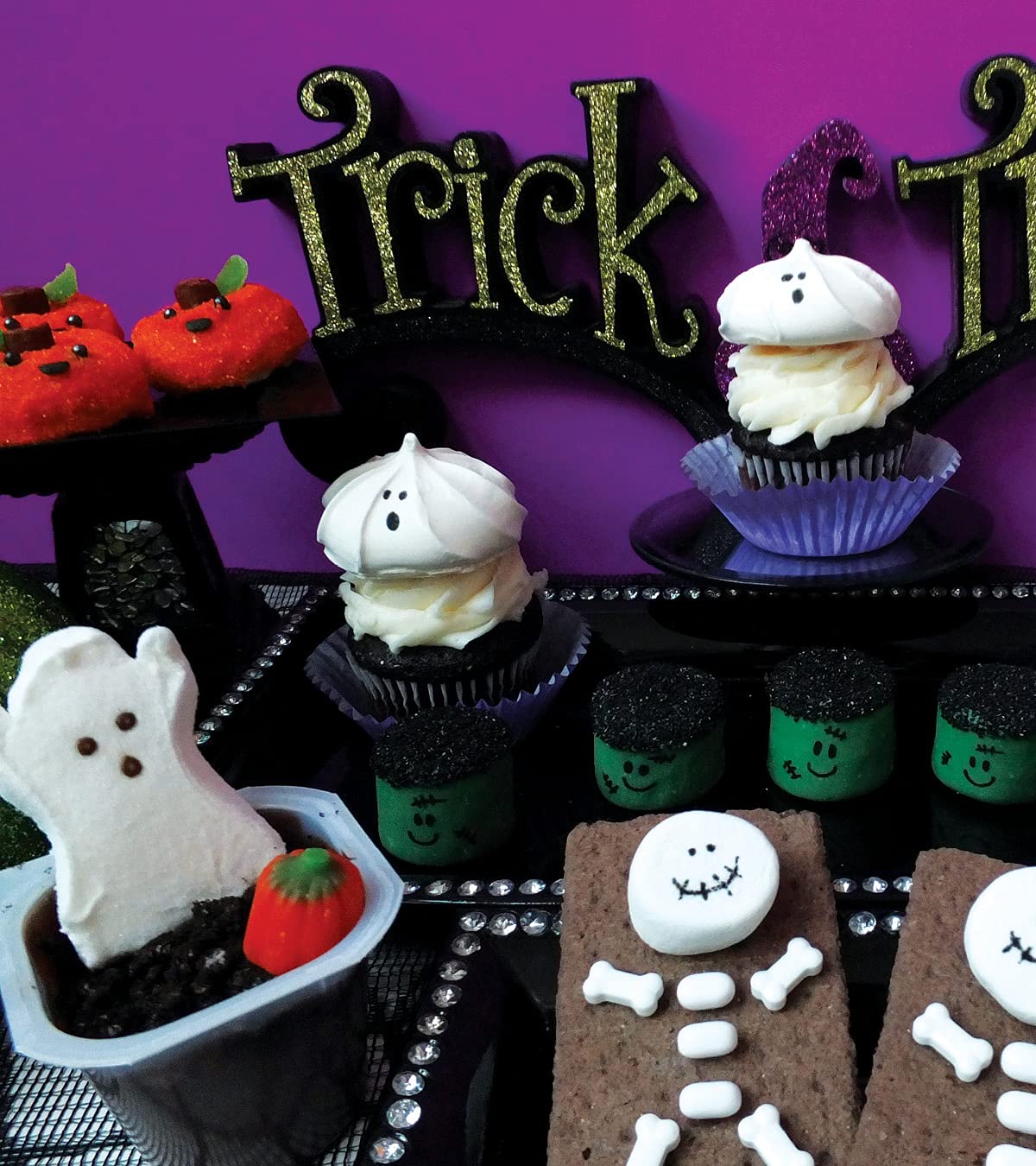 Sweet Treats for the Holidays: Edible Creations for Halloween, Thanksgiving, Christmas, and More